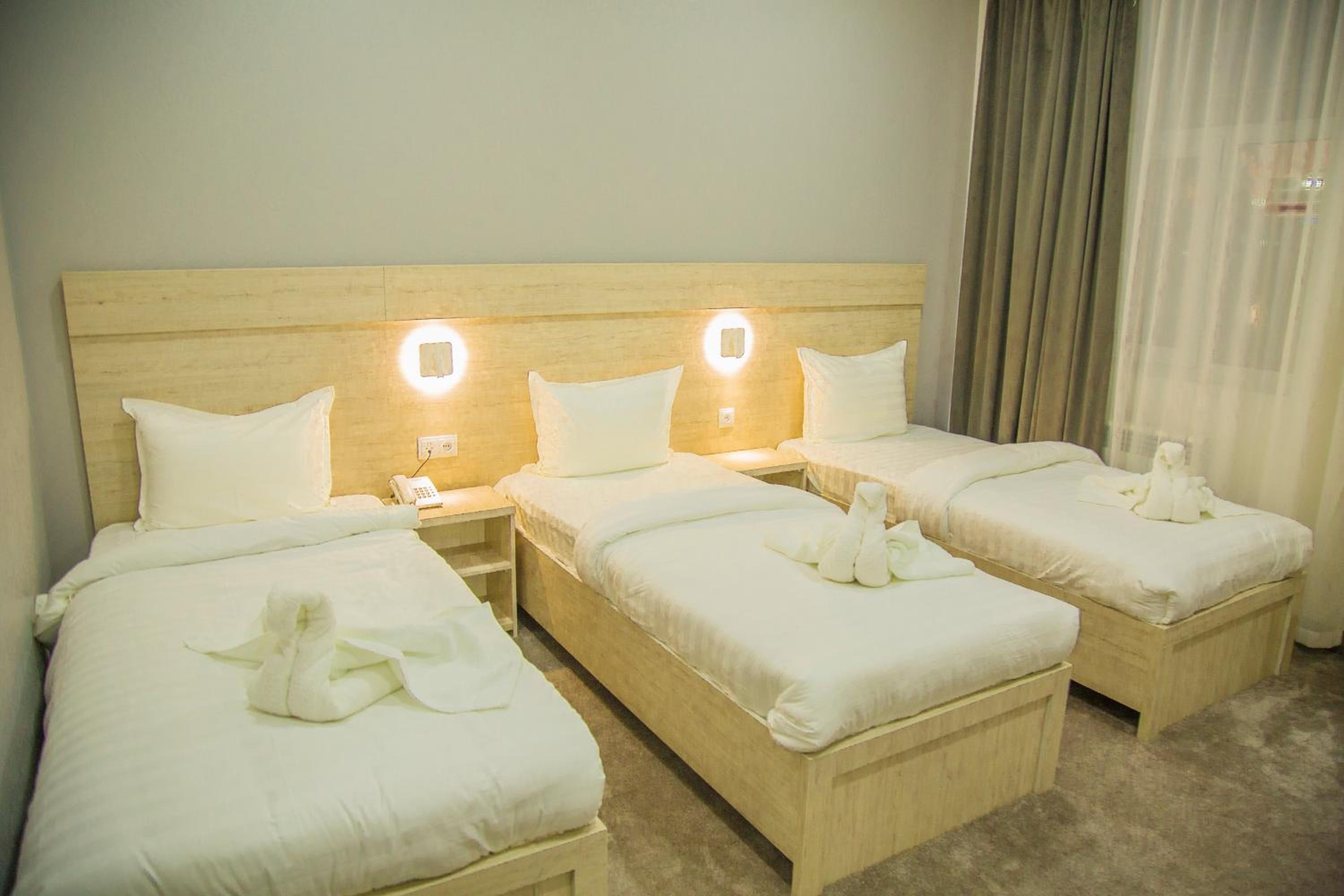 Deluxe Triple Room - Photo 2