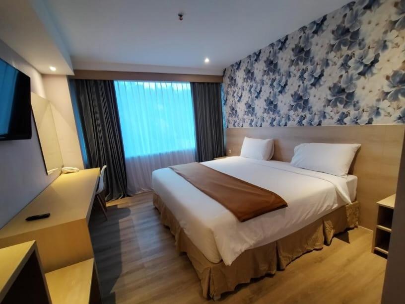 Deluxe Double or Twin Room - Photo 1