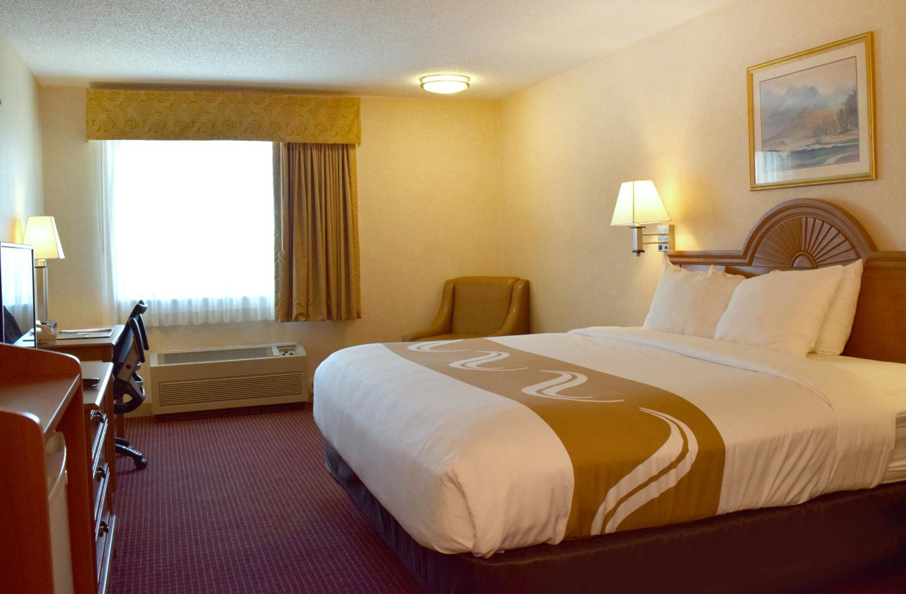 King Room with Roll-In Shower - Accessible/Non-Smoking