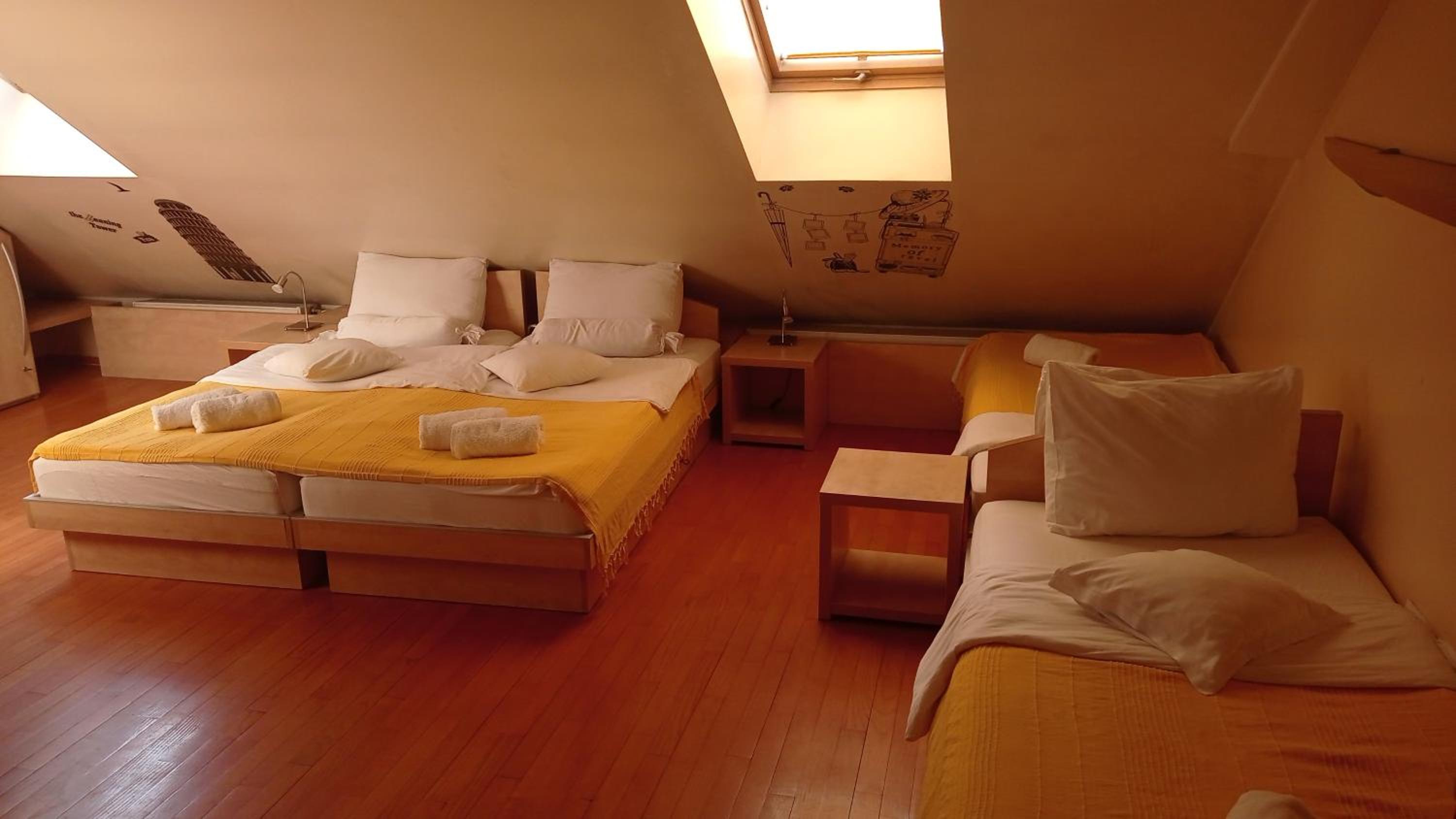 Quadruple Room - Photo 1