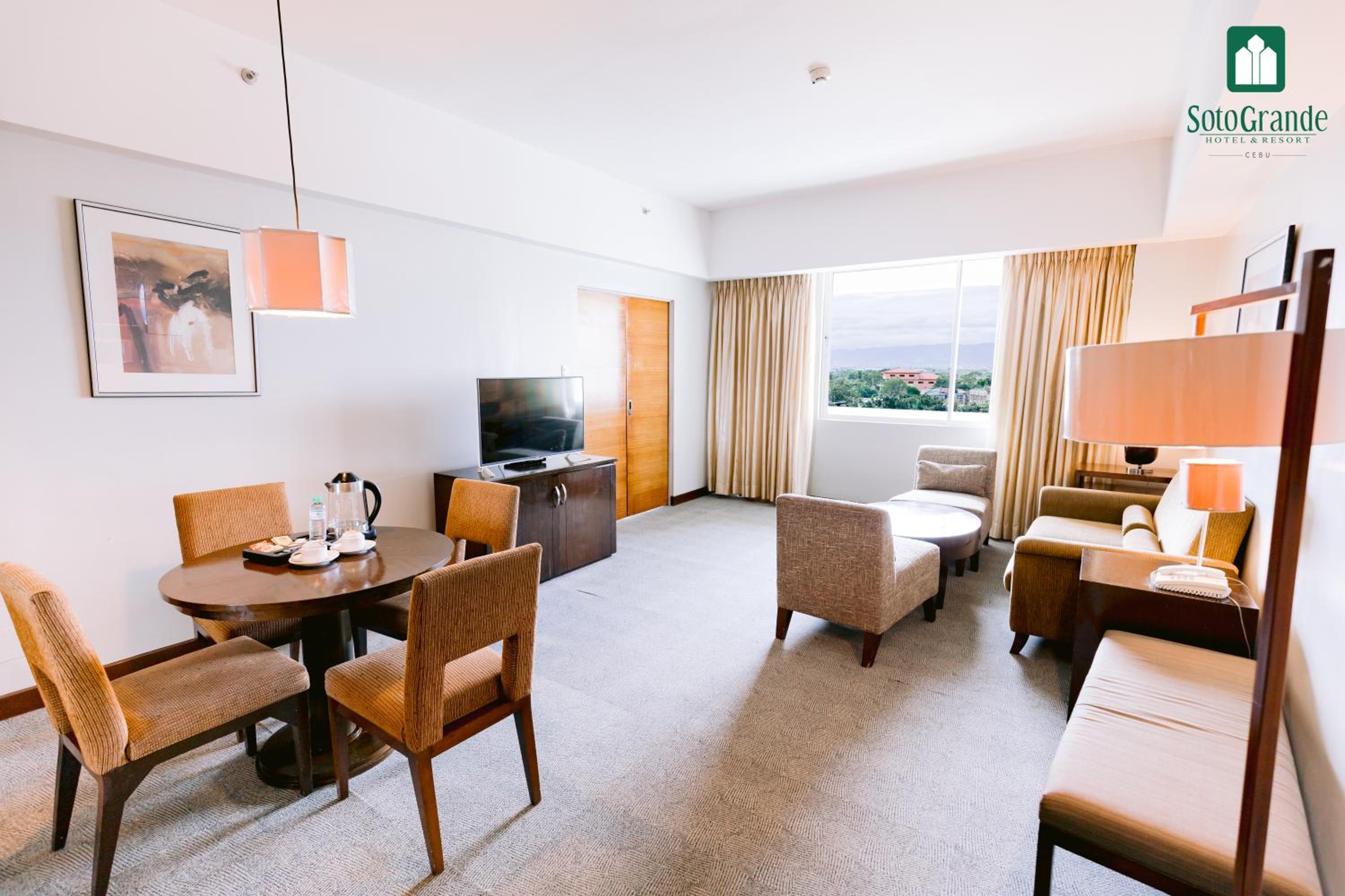 Suite - Photo 7