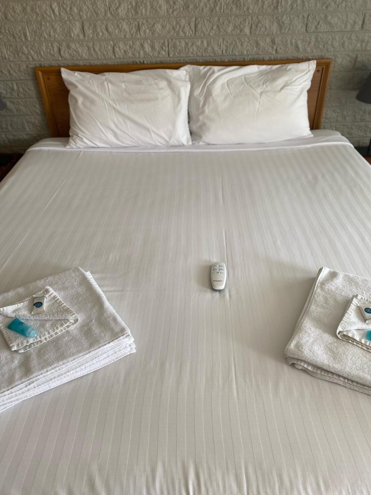 Deluxe King Room photo 2