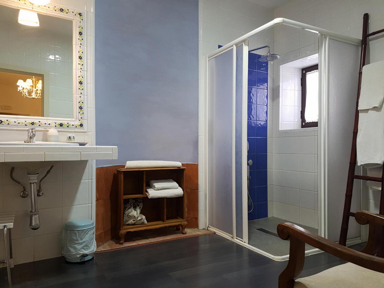 Standard Double Room - Photo 4