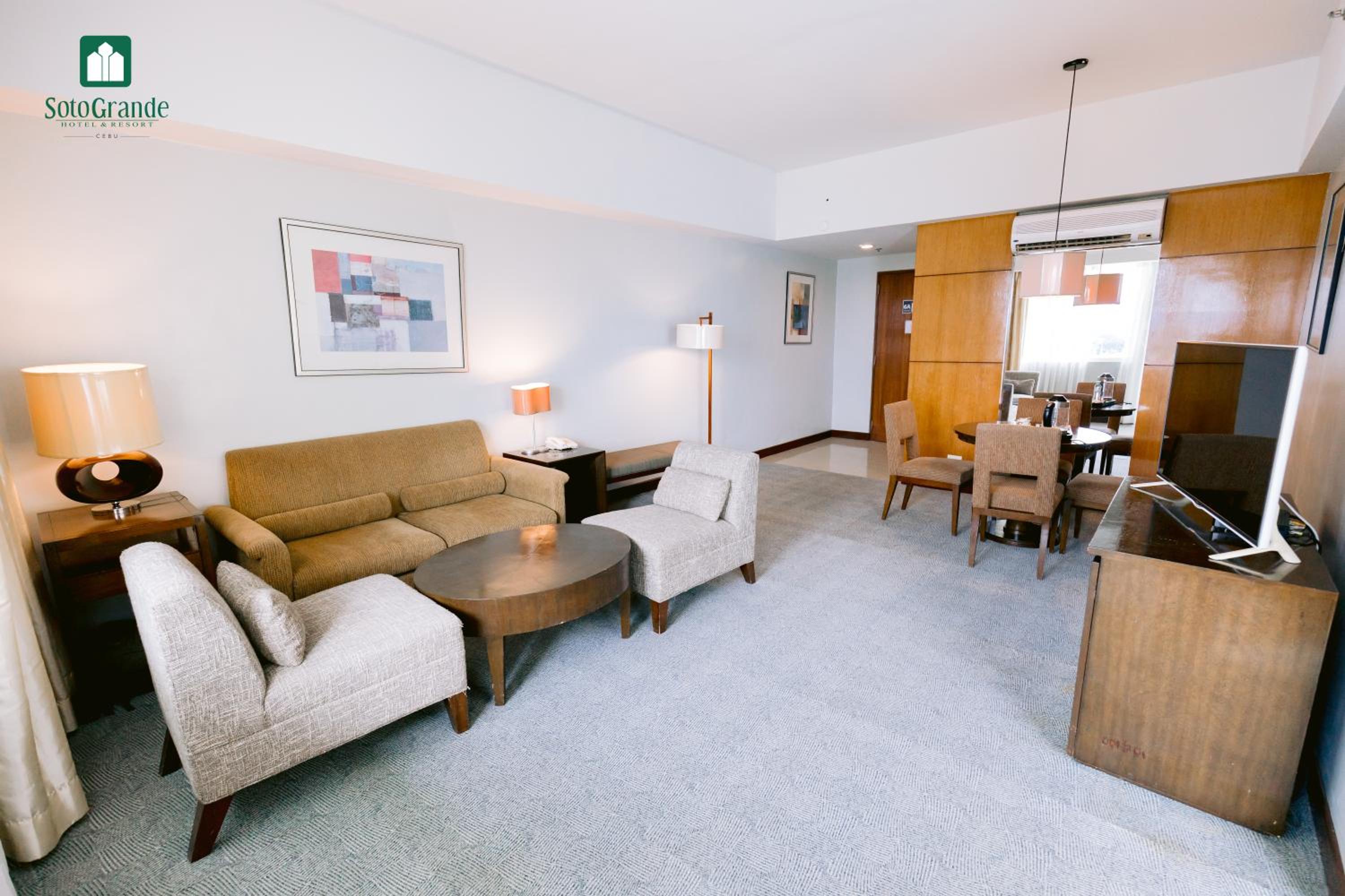 Suite - Photo 9