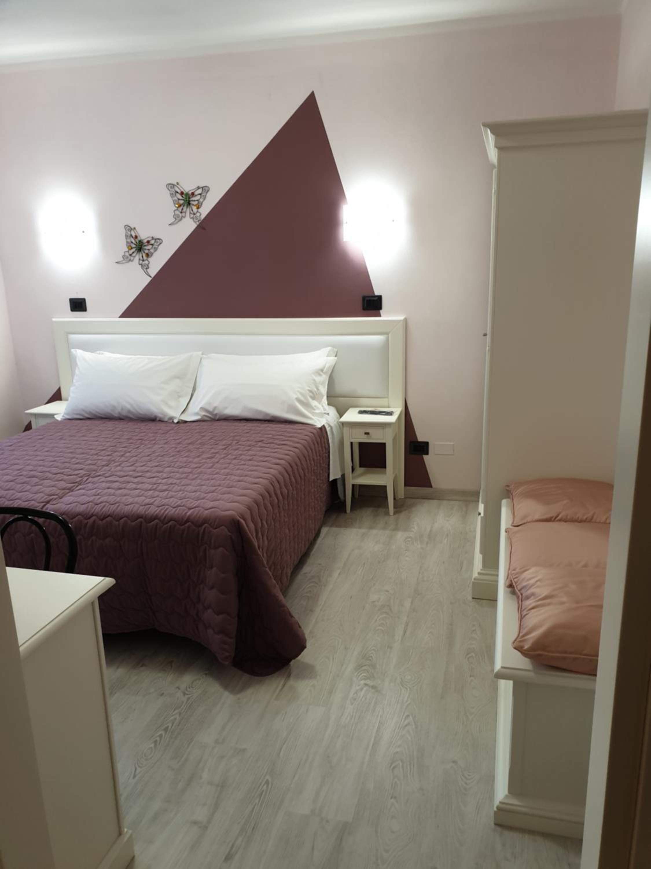 Standard Double or Twin Room - Photo 1