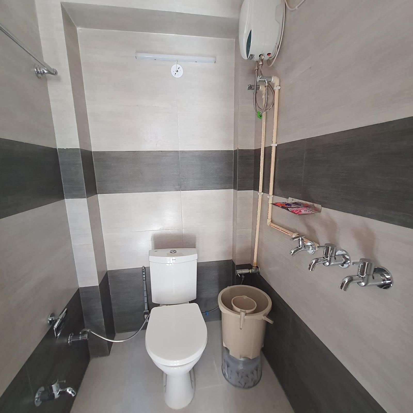 Standard Double Room - Photo 14