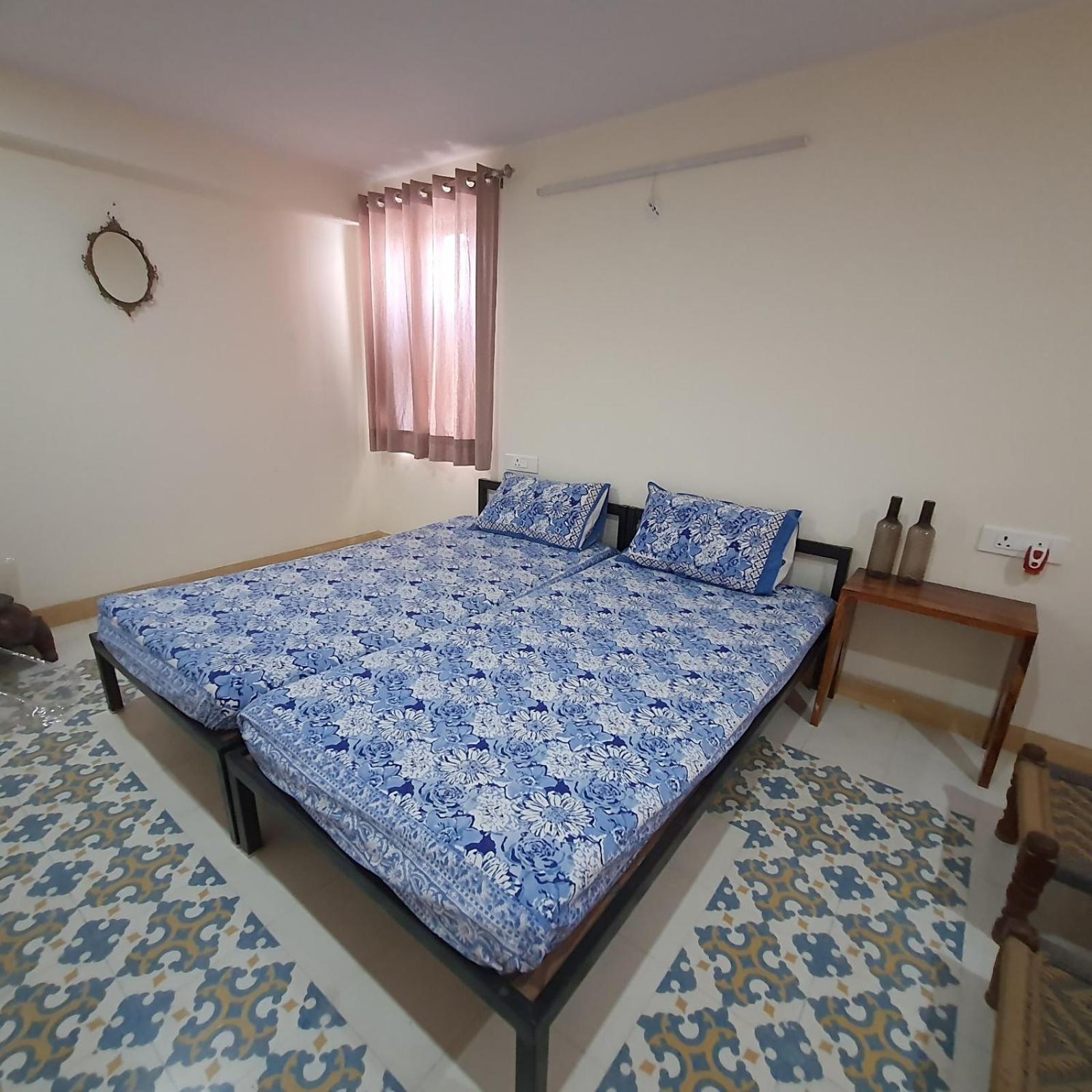Standard Double Room - Photo 13