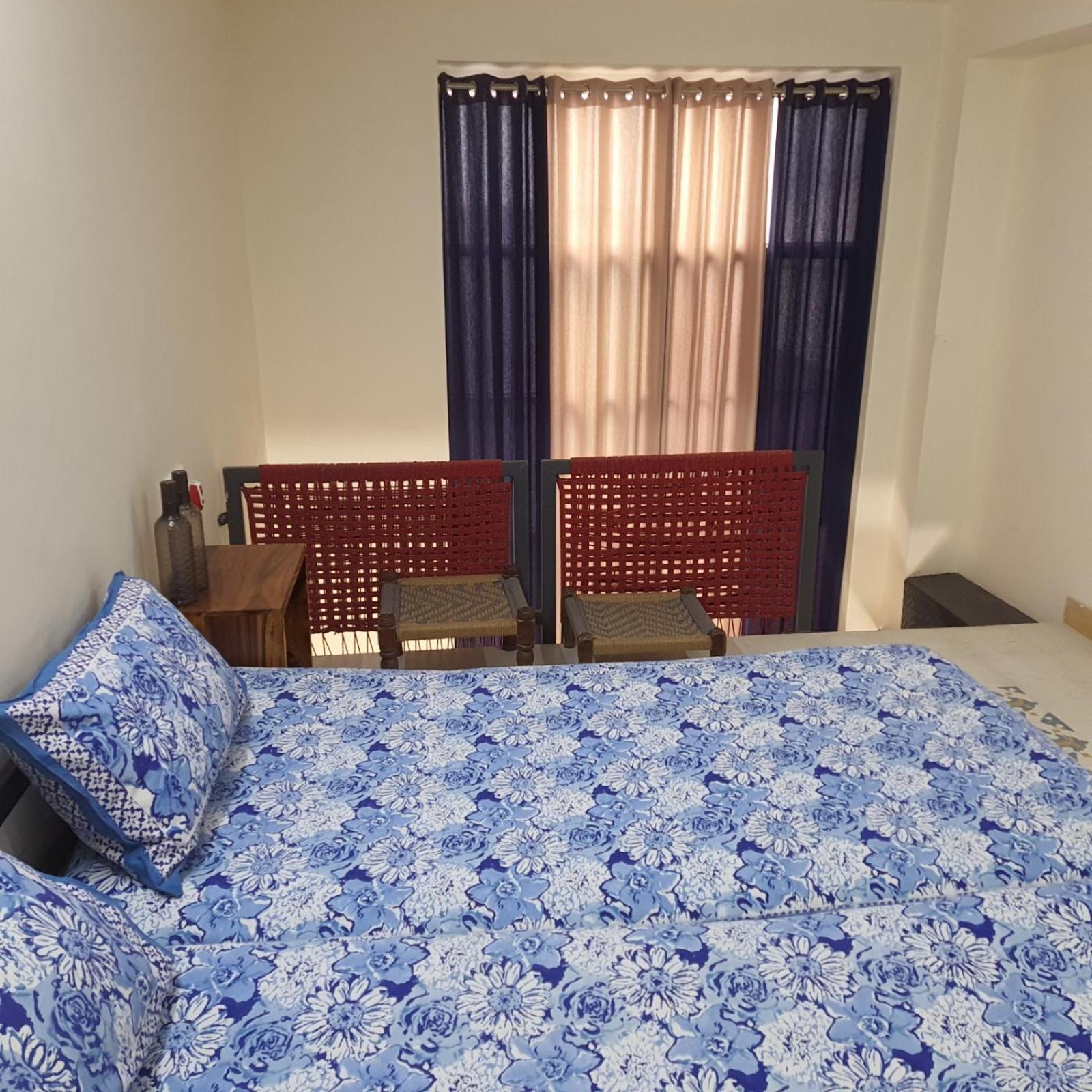 Standard Double Room - Photo 12