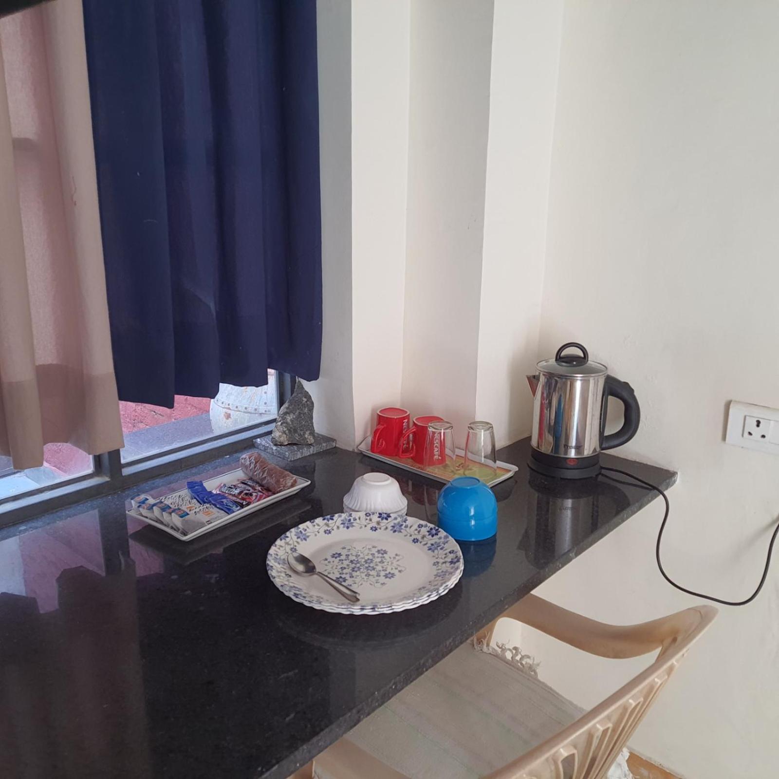 Standard Double Room - Photo 9