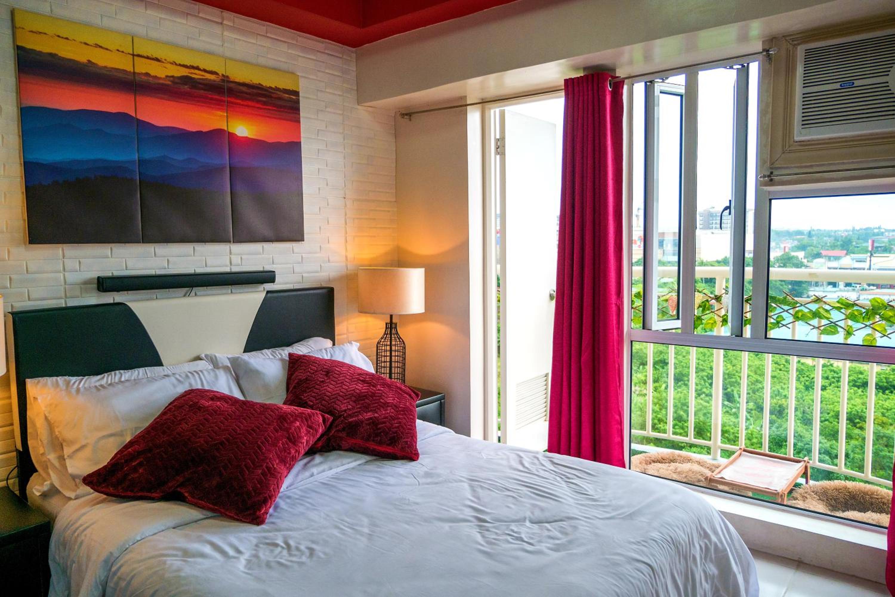 Suite with City View - Photo 6
