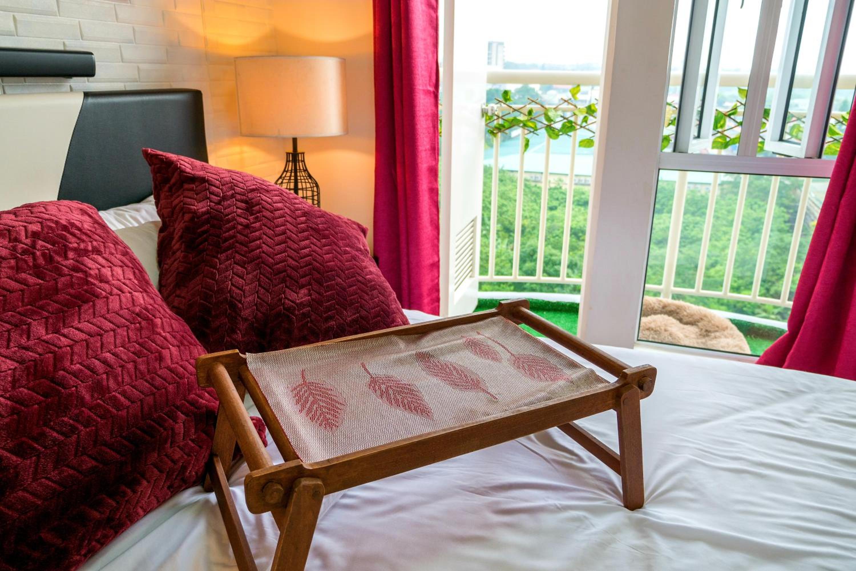 Suite with City View - Photo 13