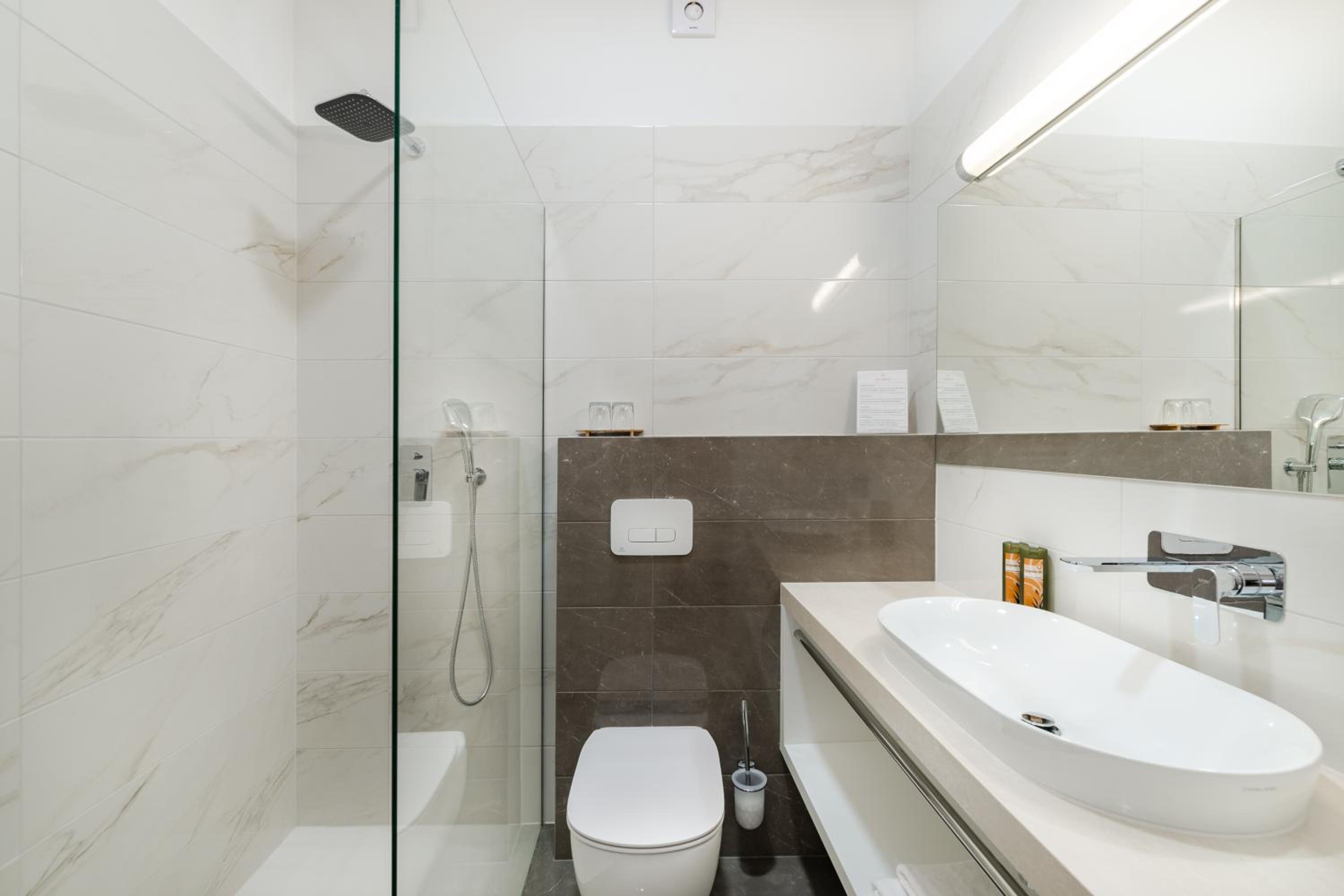 Superior Deluxe Double or Twin Room  - Photo 3