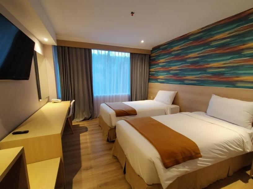 Deluxe Double or Twin Room with Mountain View - Photo 1