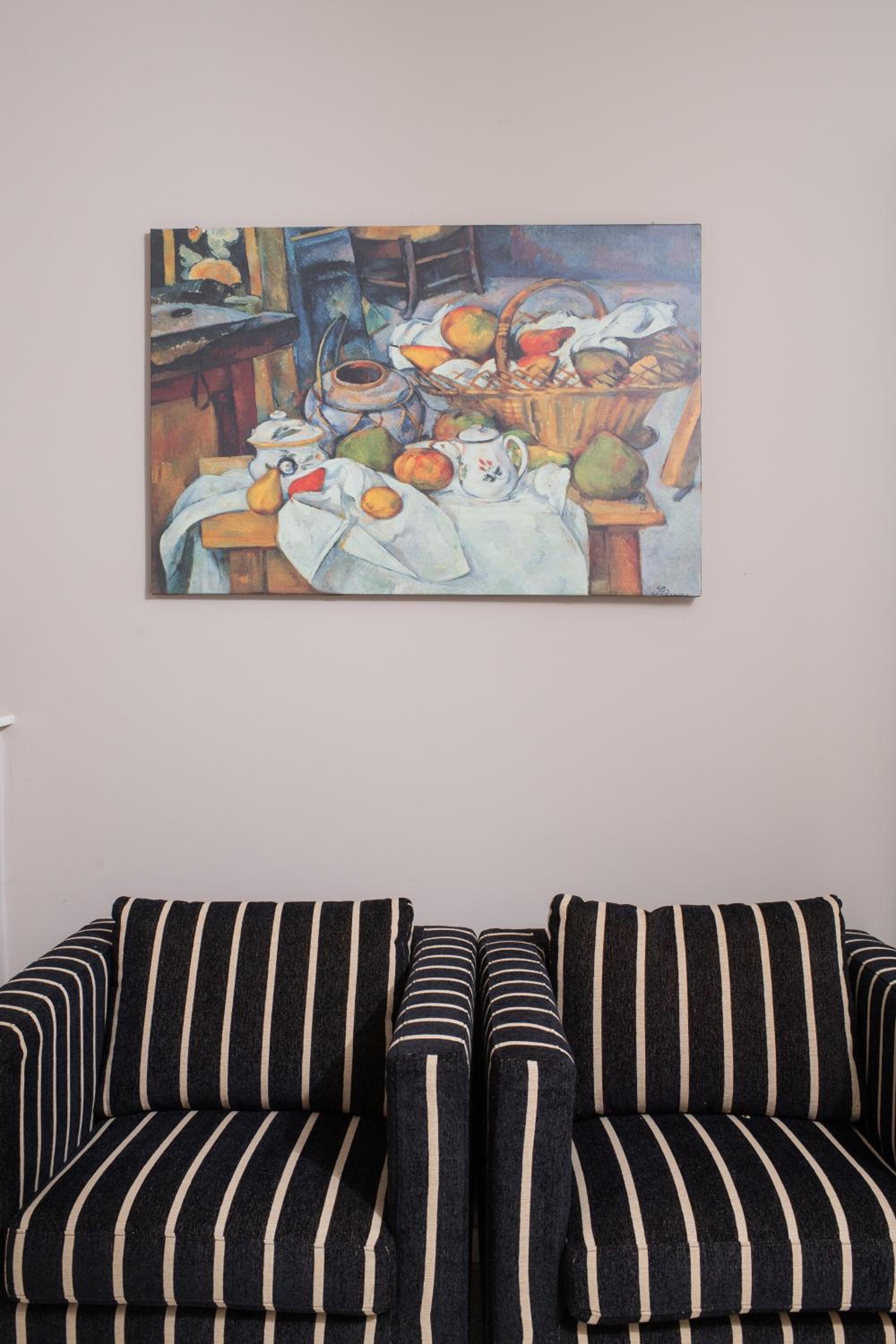 Two-Bedroom Apartment with Garden View - Photo 6