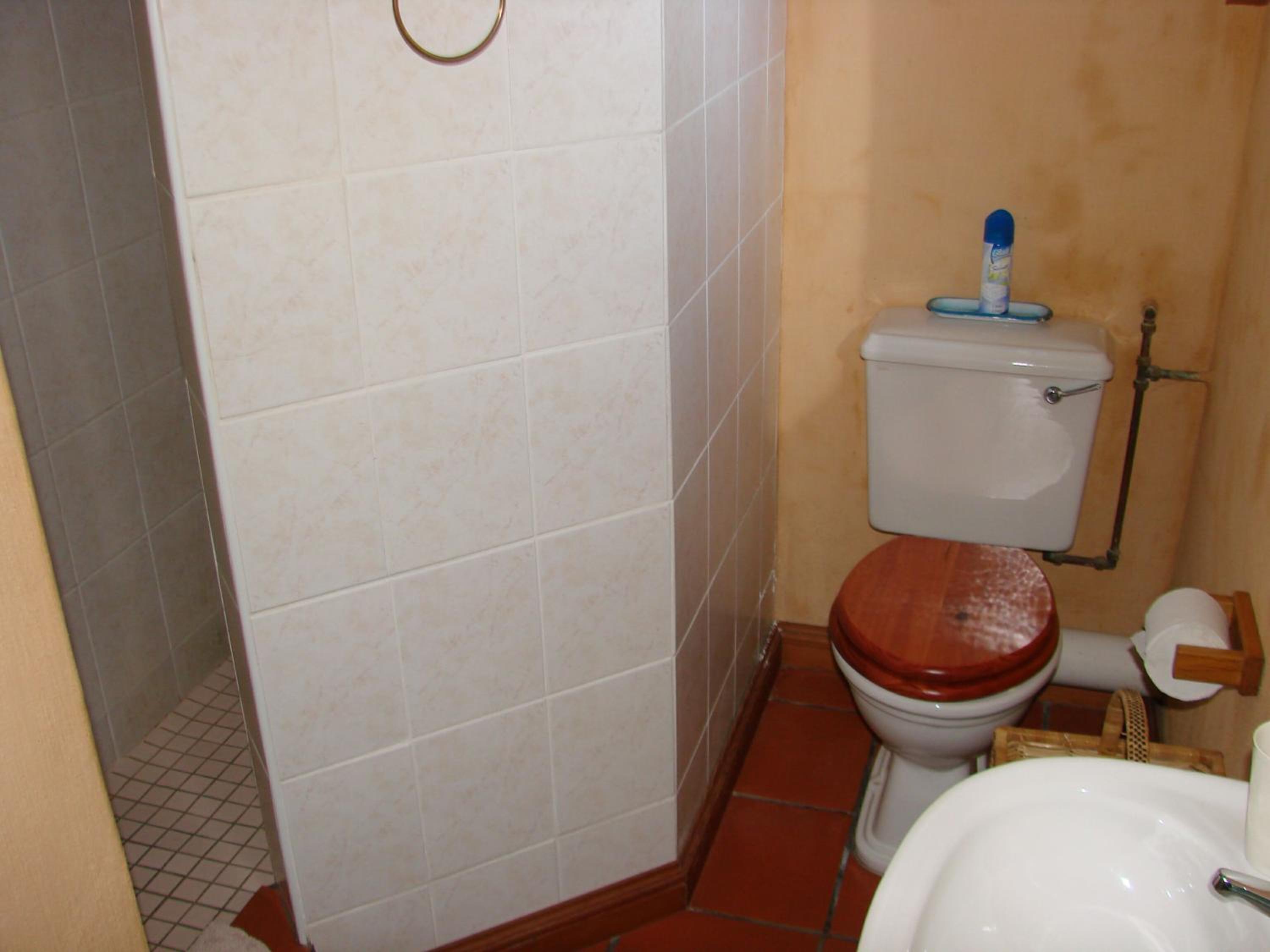 Deluxe Family Suite - Photo 2