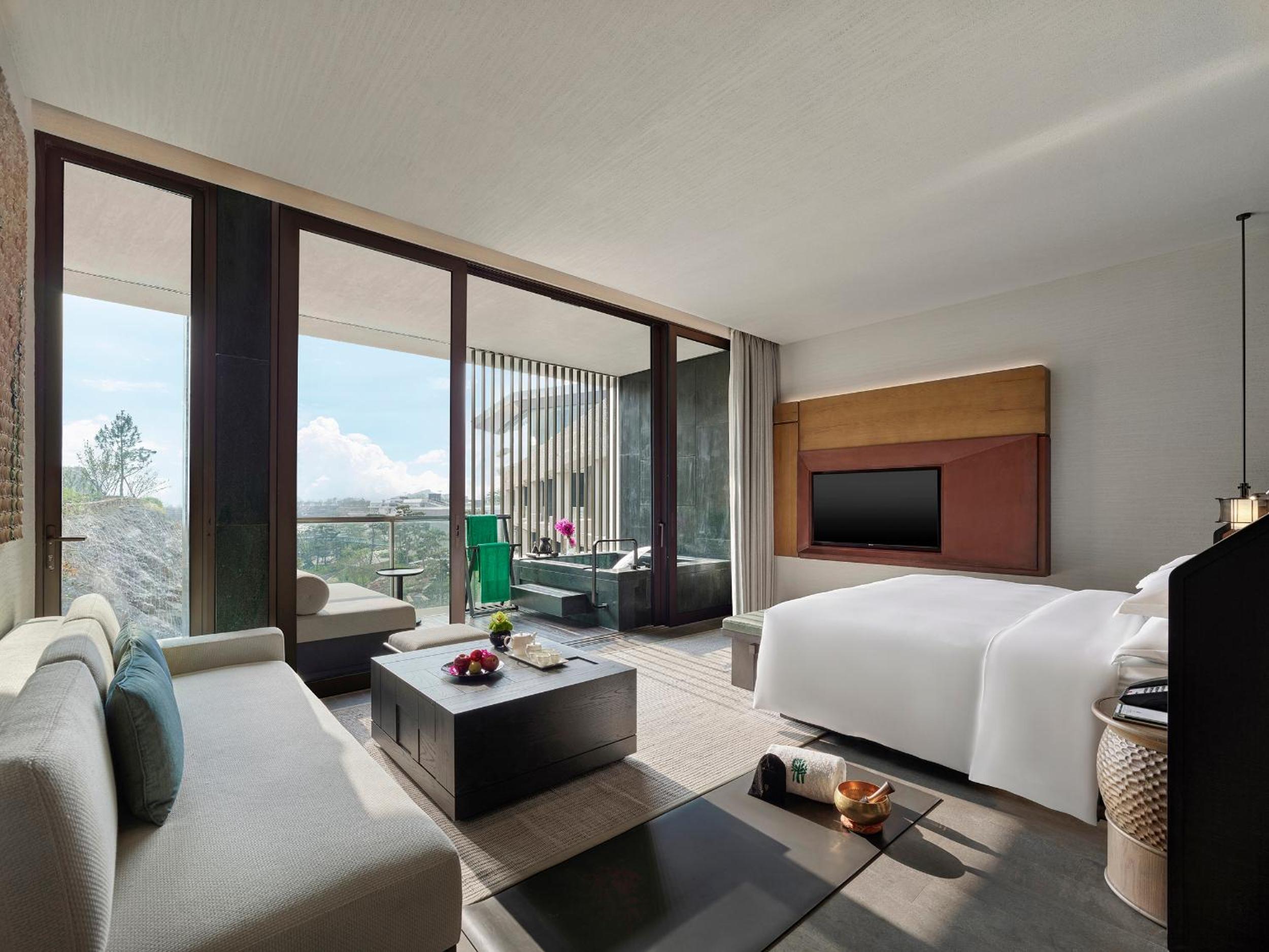 King Room with Mountain View