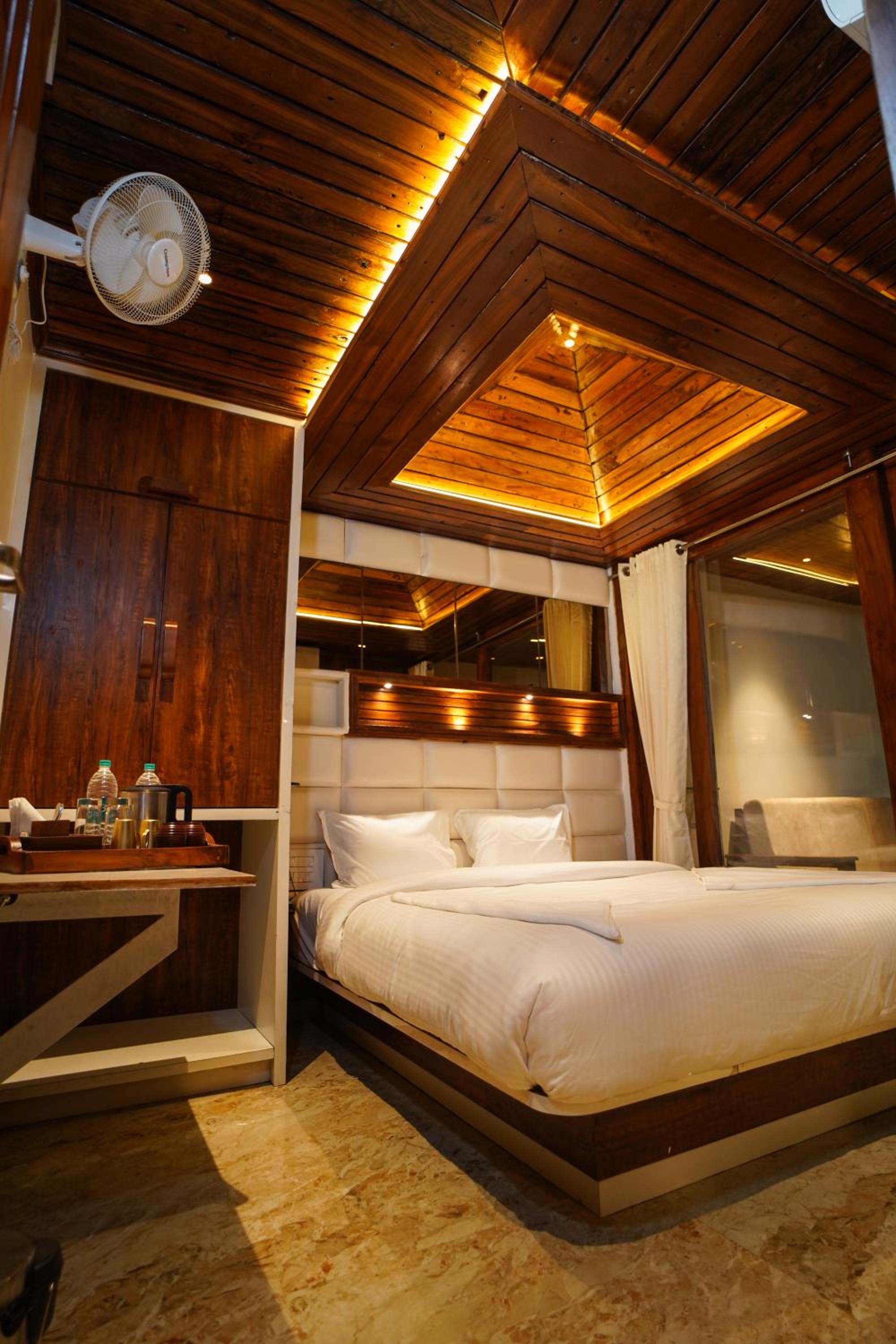 Deluxe room With balcony - Photo 11