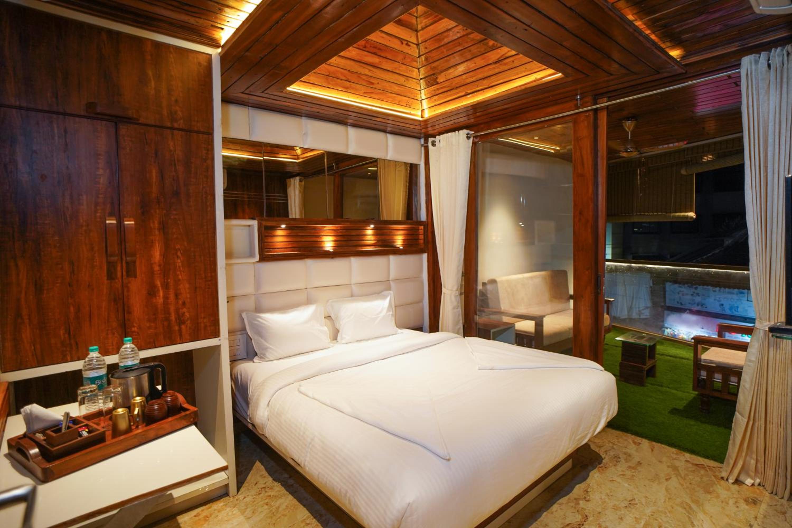 Deluxe room With balcony - Photo 1