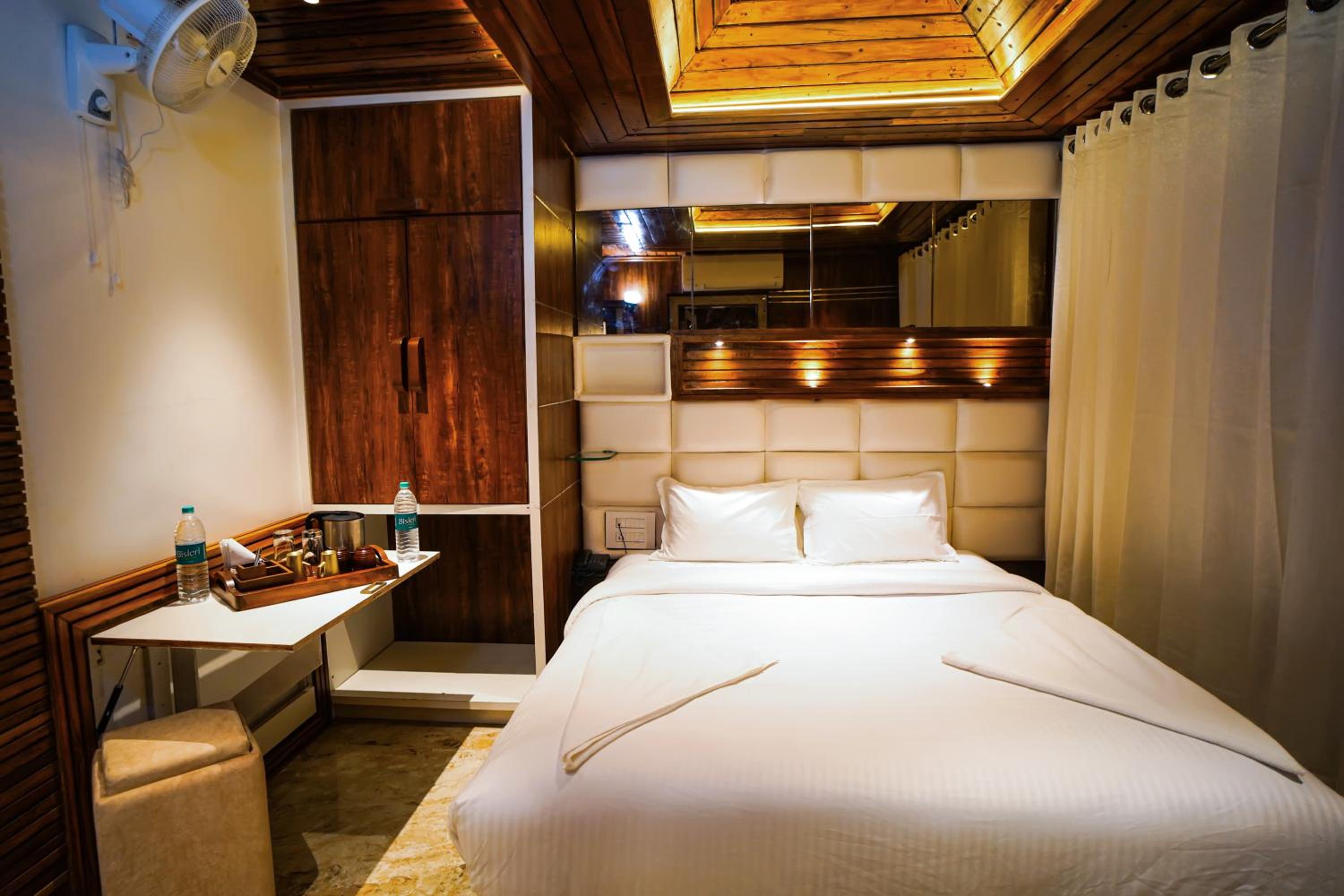 Deluxe room With balcony - Photo 8
