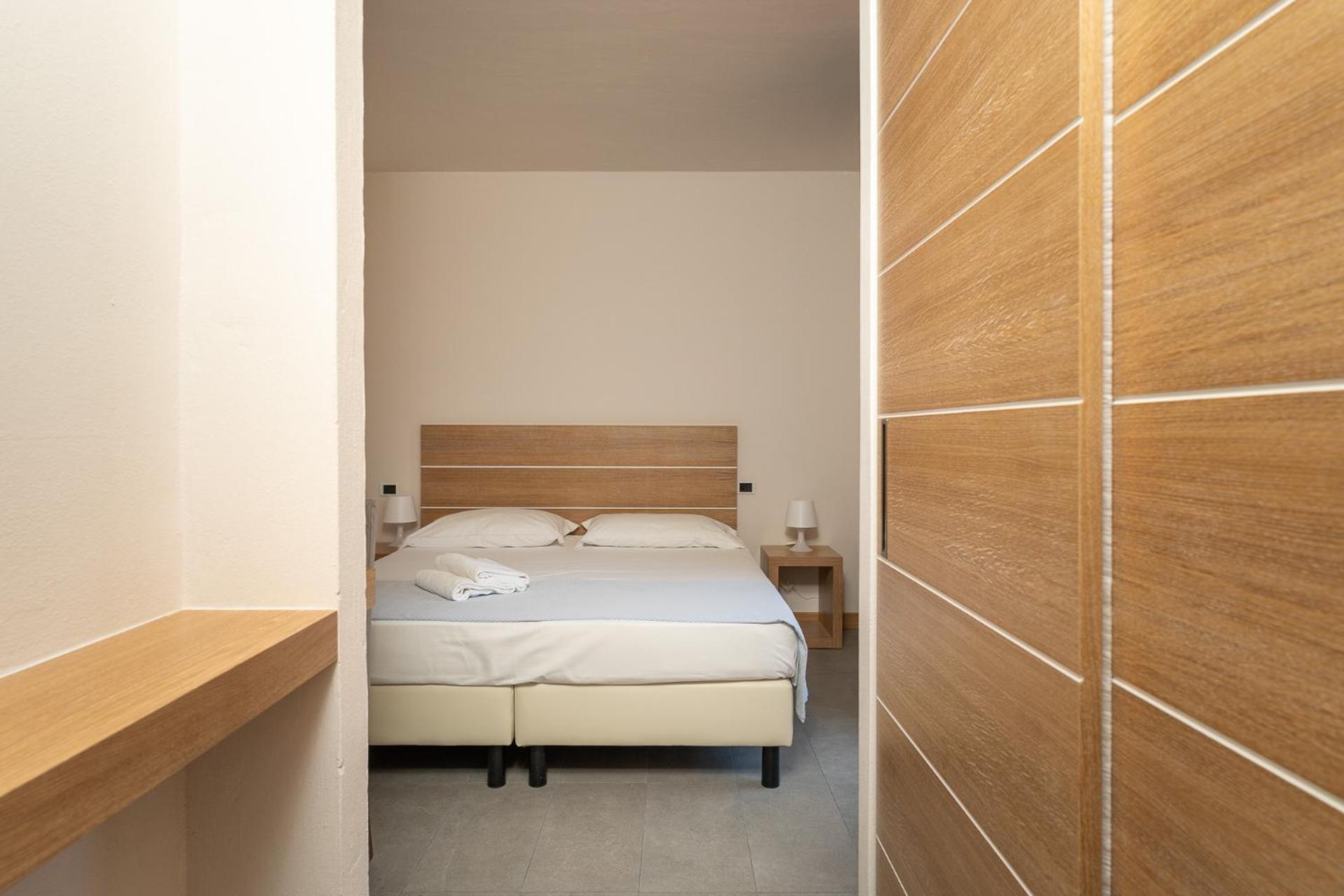 Quadruple Room with Balcony - Photo 2