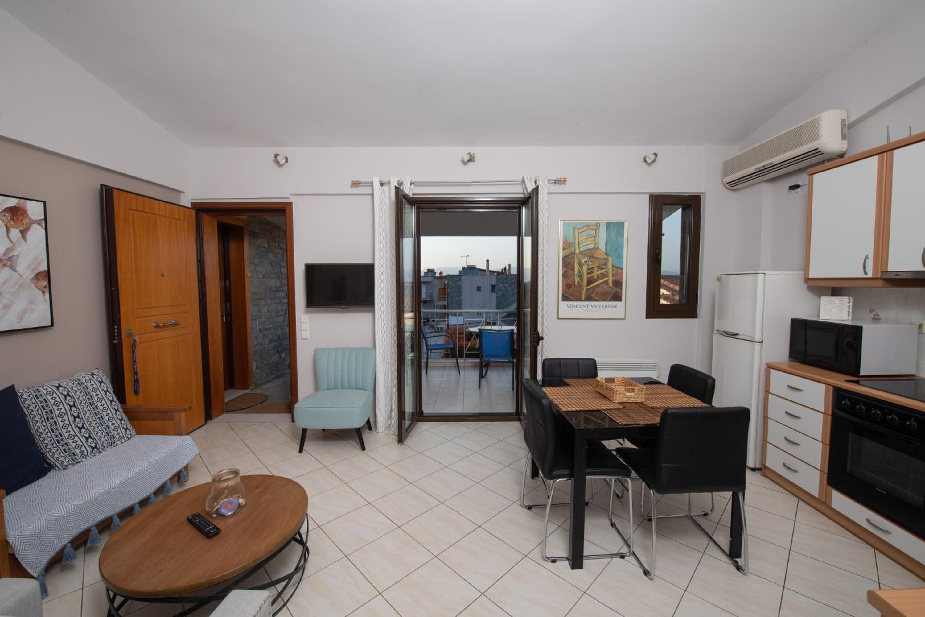 Two-Bedroom Apartment with Balcony and Partial Sea View photo 1