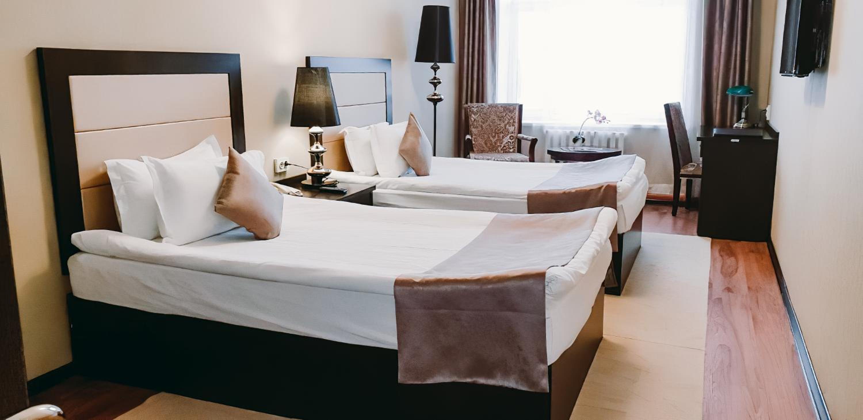 Standard Twin Room - Photo 1