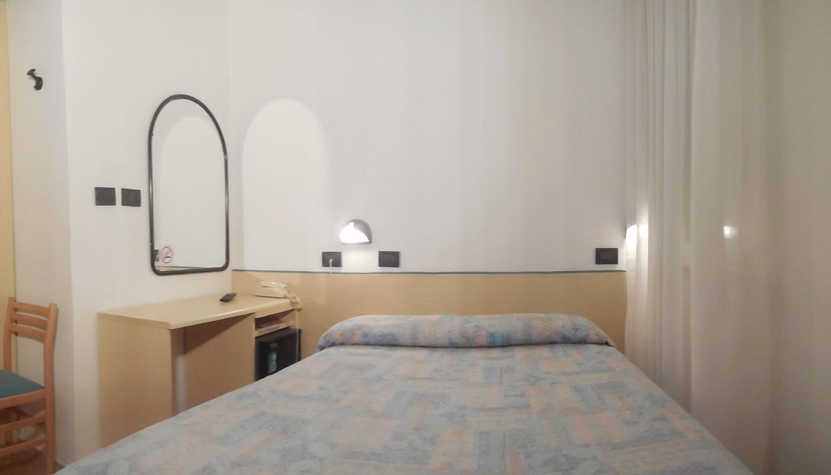 Single Room photo 1