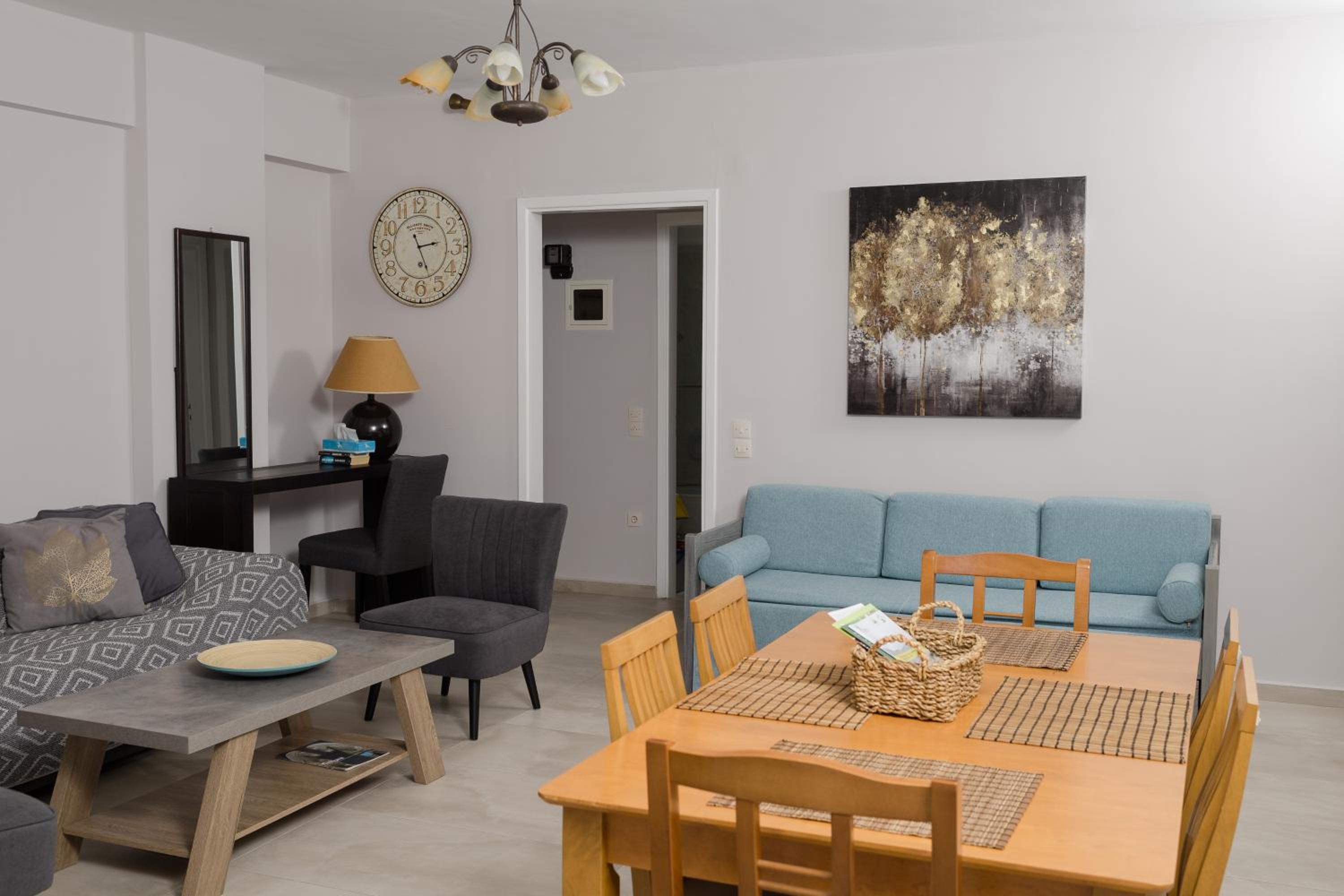 Two-Bedroom Deluxe Apartment with Ocean View photo 3