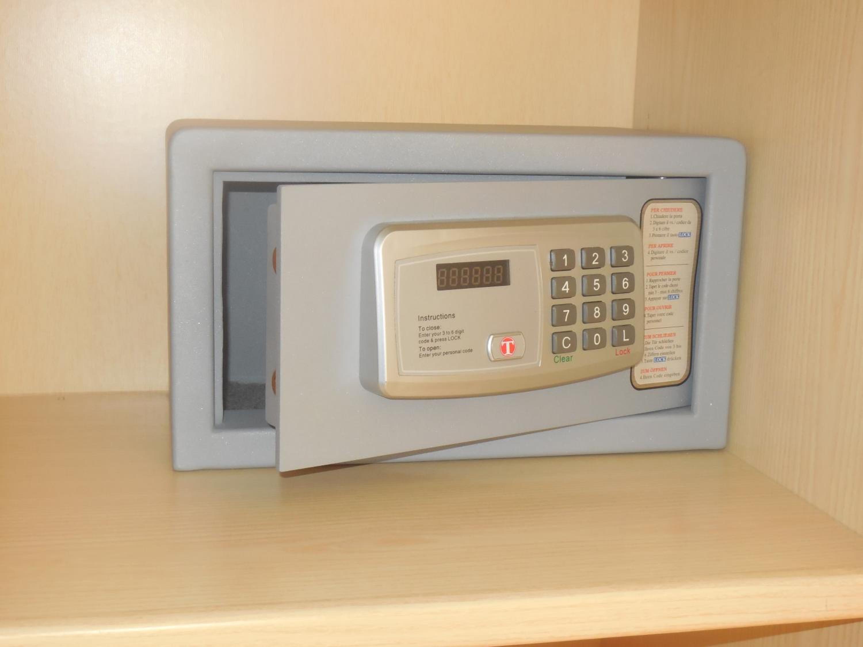 Double or Twin Room - Photo 6