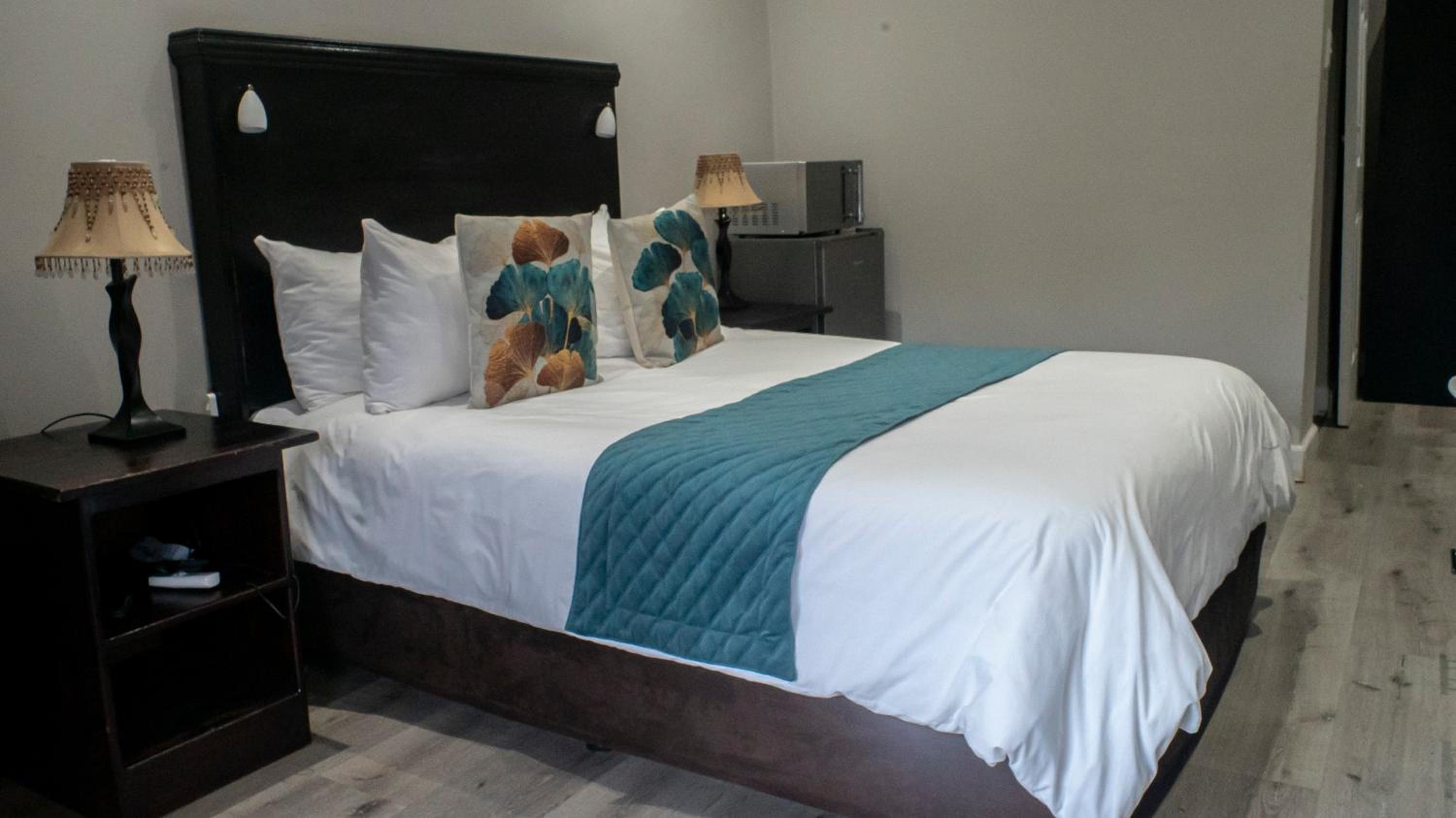Single Room with Bathroom photo 1