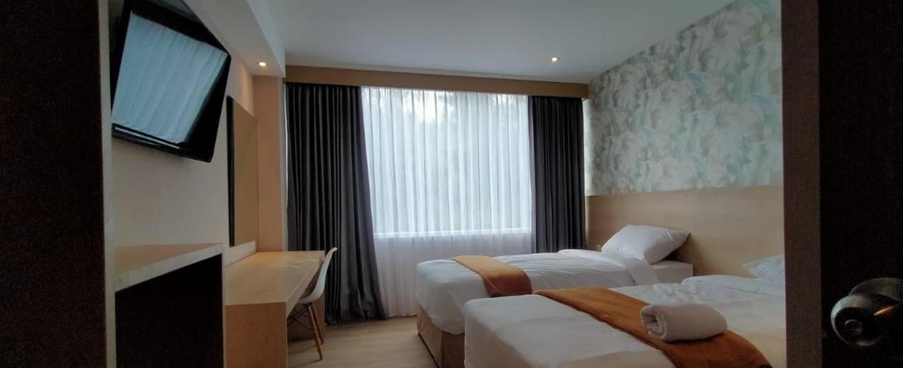 Deluxe Double or Twin Room with Mountain View - Photo 2