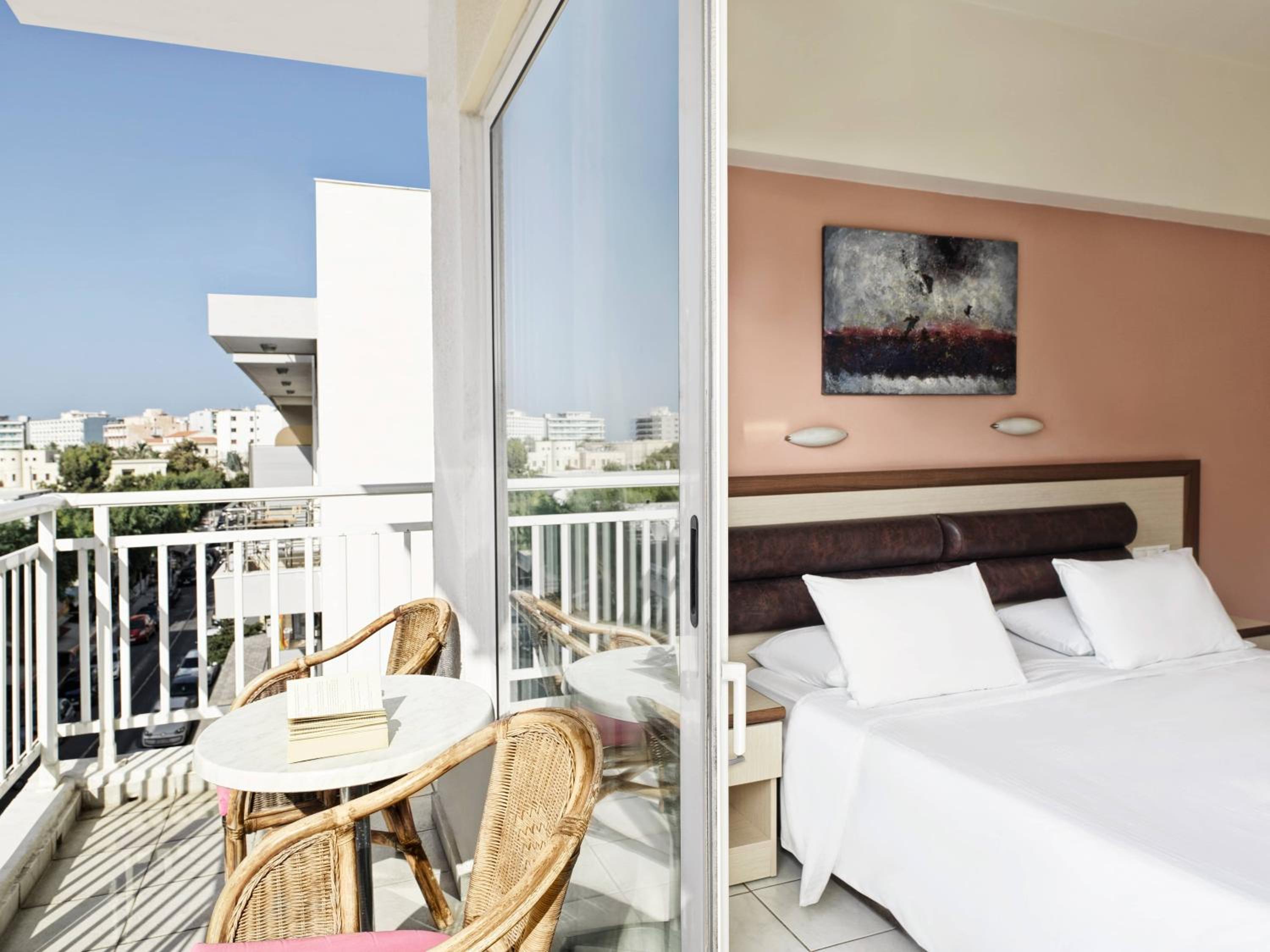 Double or Twin Room - Photo 3