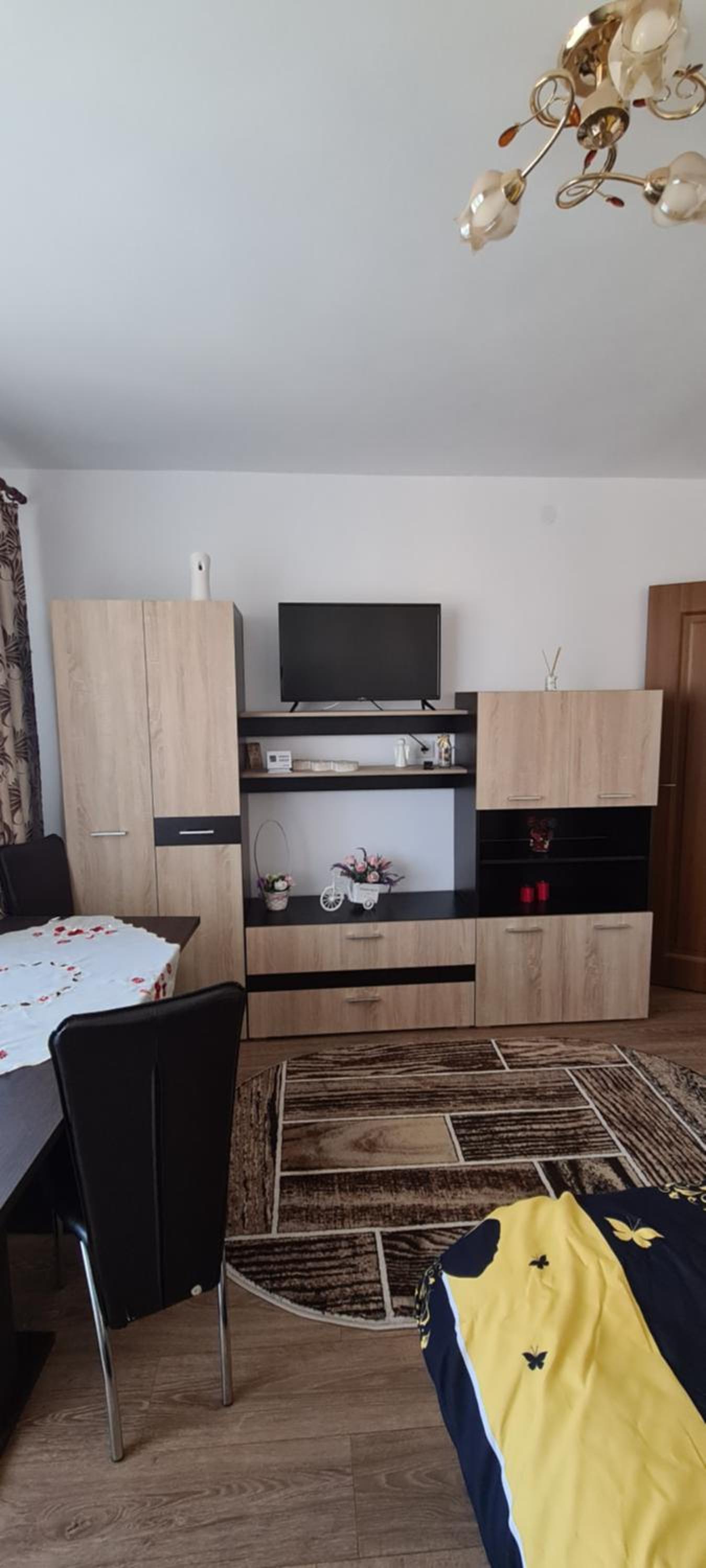 One-Bedroom Apartment - Photo 1