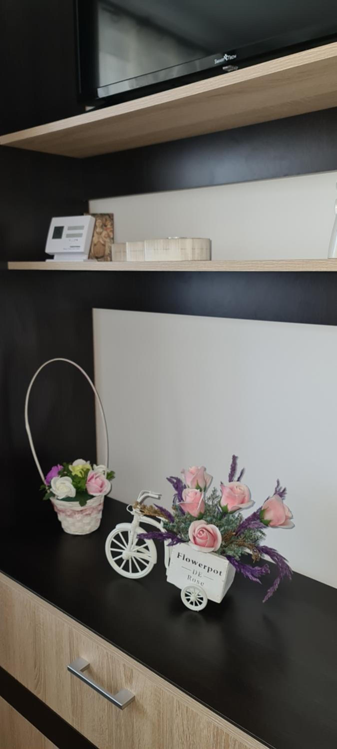 One-Bedroom Apartment - Photo 13