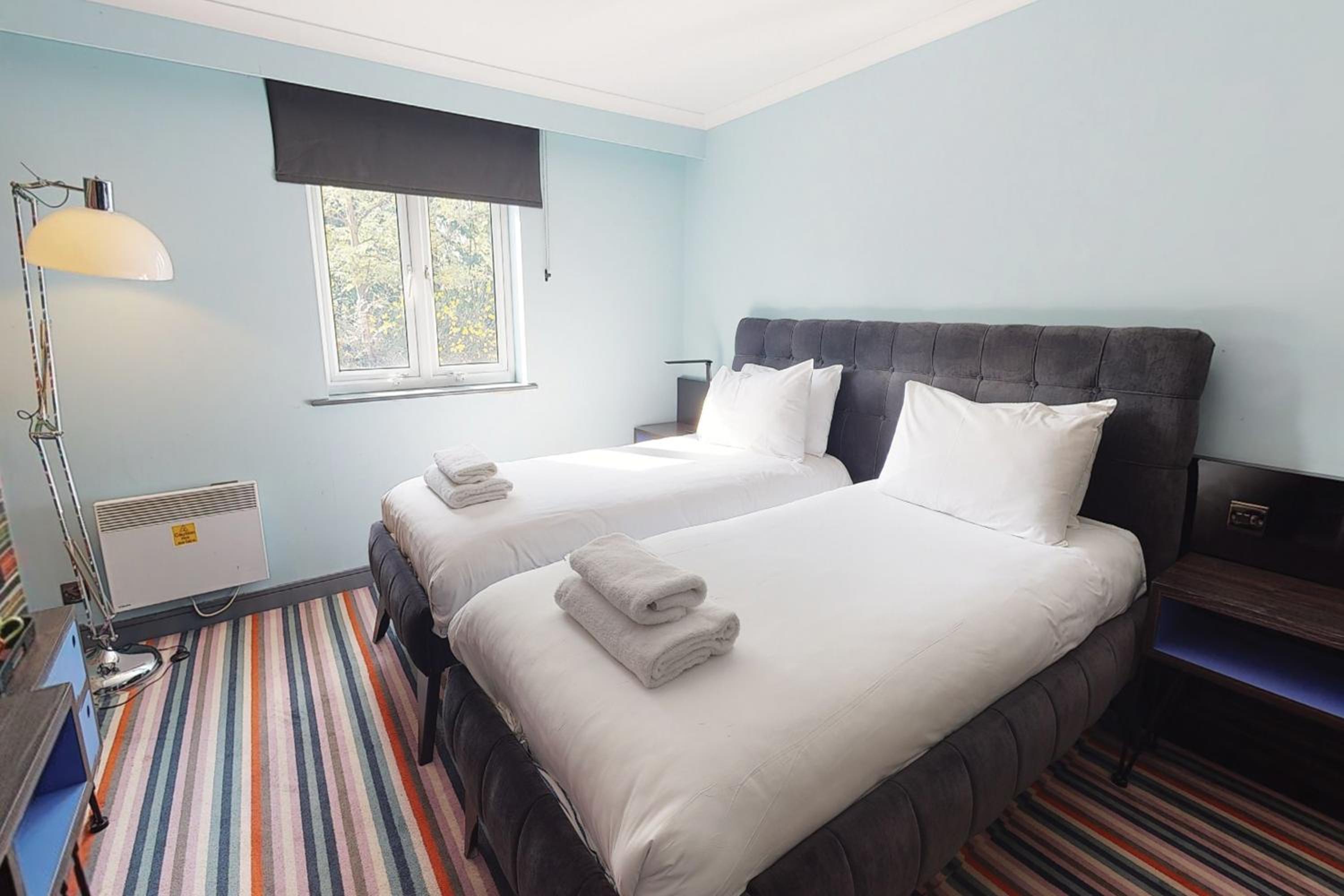 Twin Room - Photo 1