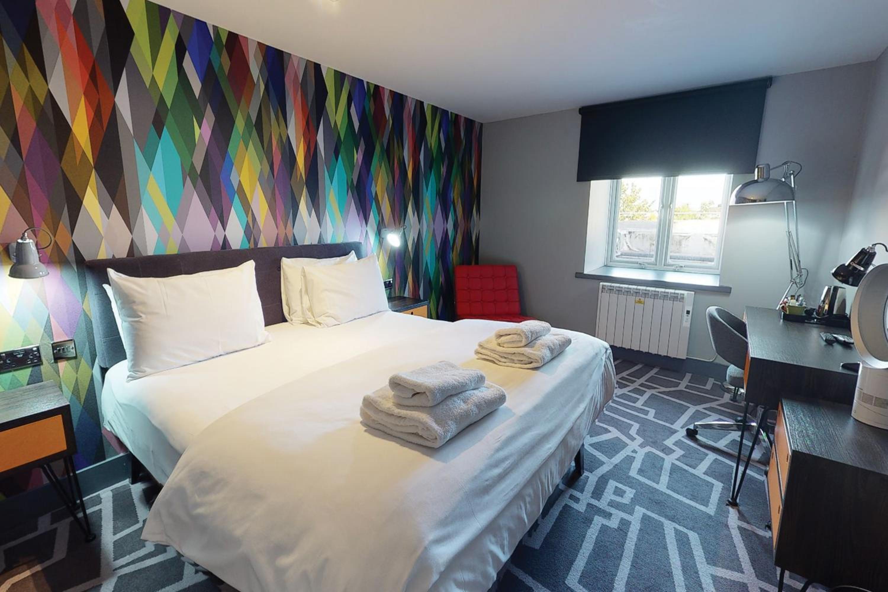 Club Room (FREE GYM & POOL ACCESS) - Photo 1