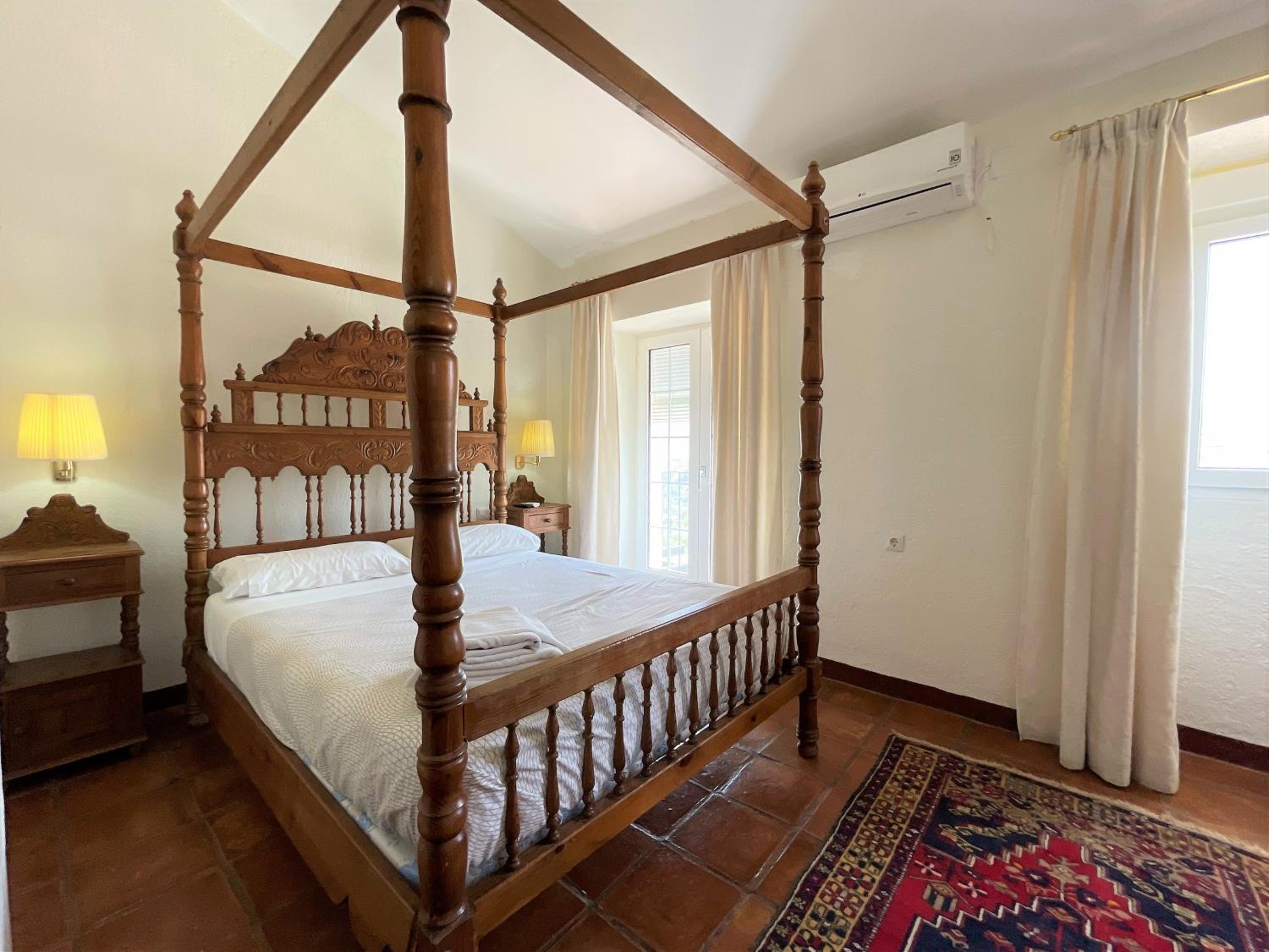 Double Room with Private Bathroom - Photo 11