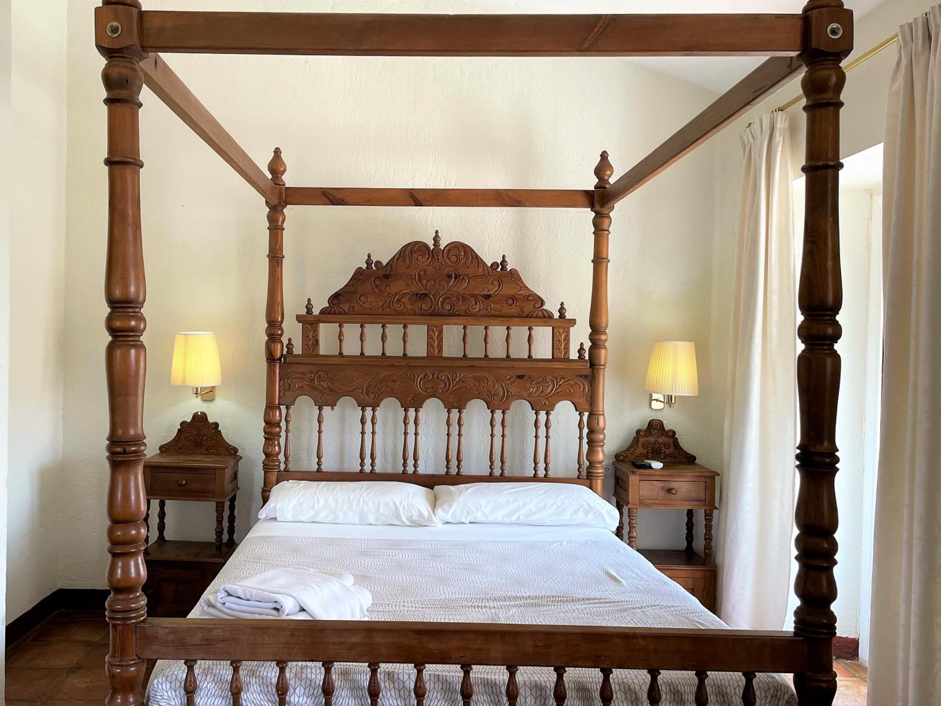 Double Room with Private Bathroom - Photo 12