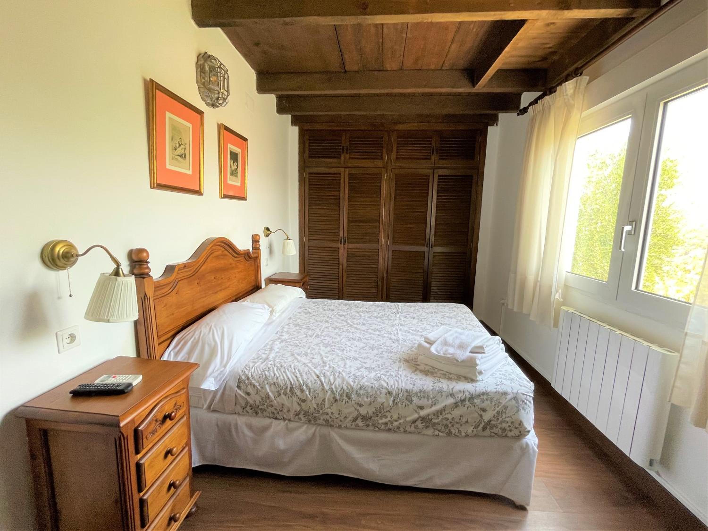 Double Room with Private Bathroom - Photo 7