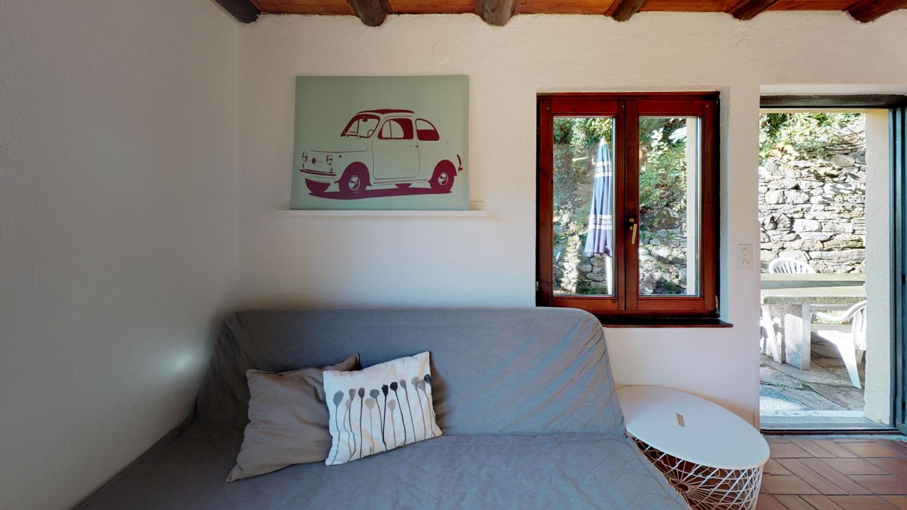 Classic Three-Bedroom Apartment photo 1
