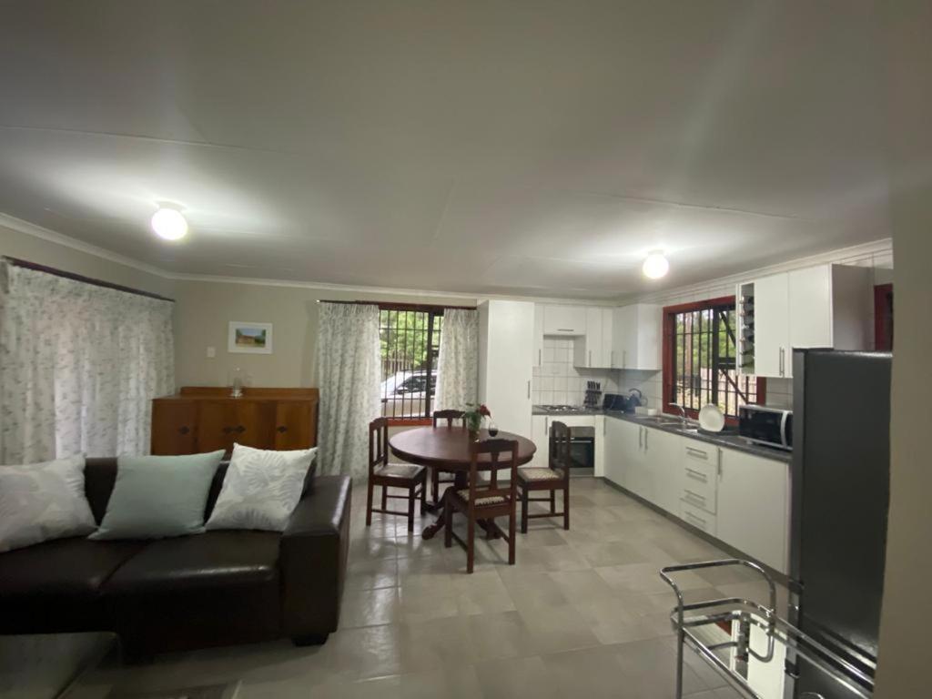 One-Bedroom Apartment - Photo 1