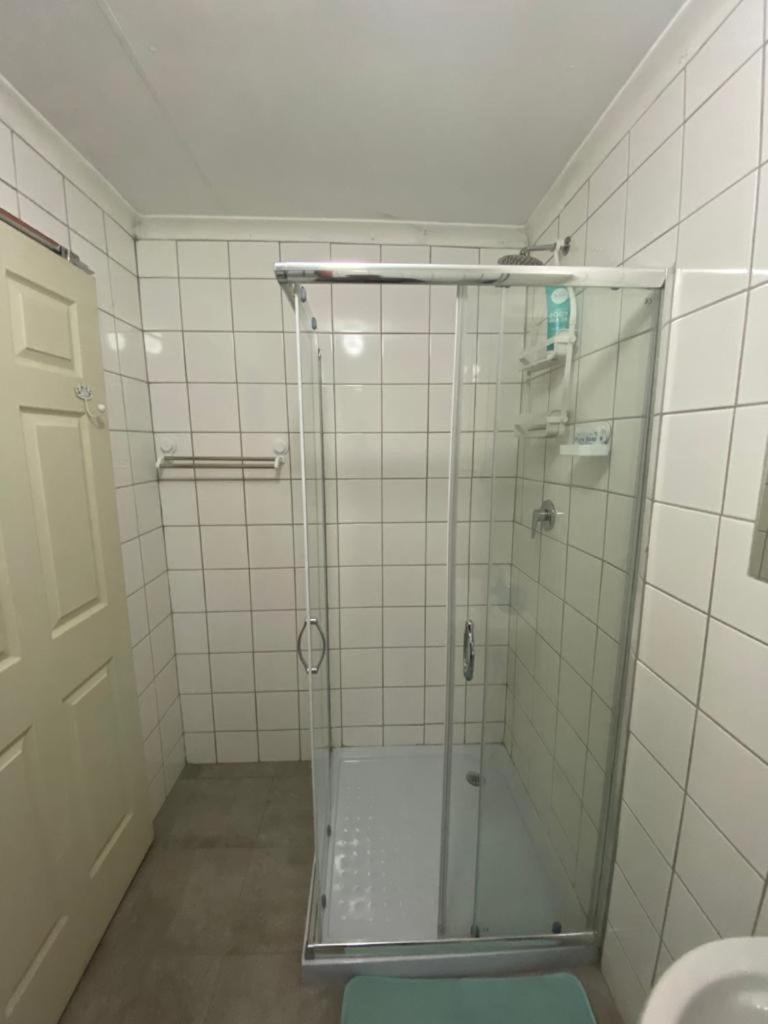 One-Bedroom Apartment - Photo 2