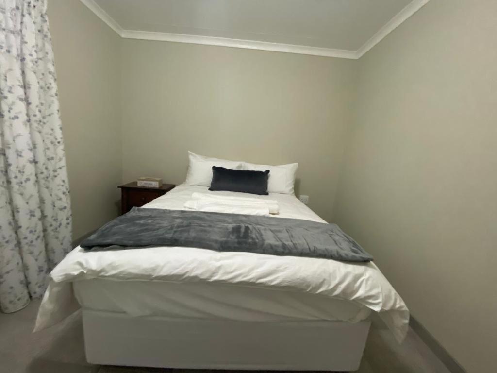 Three-Bedroom Apartment - Photo 4