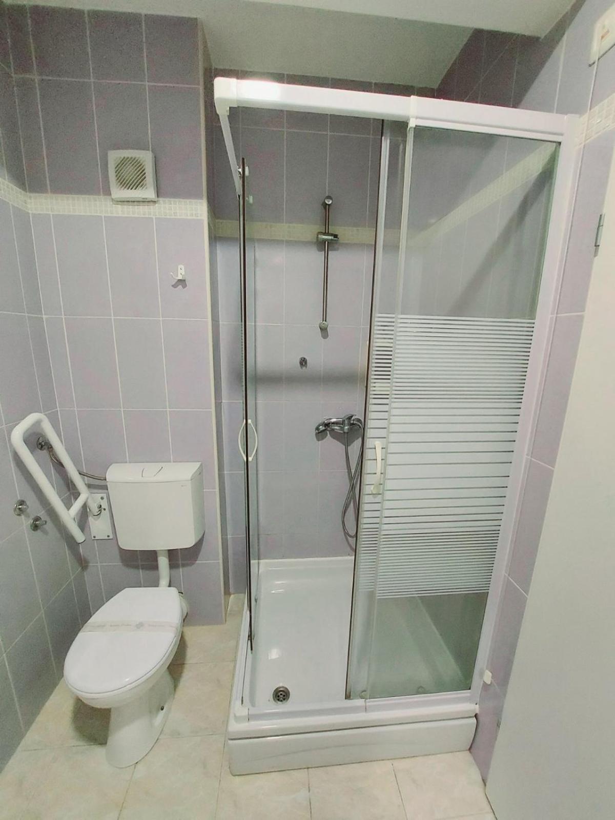 Standard Double or Twin Room - Photo 7