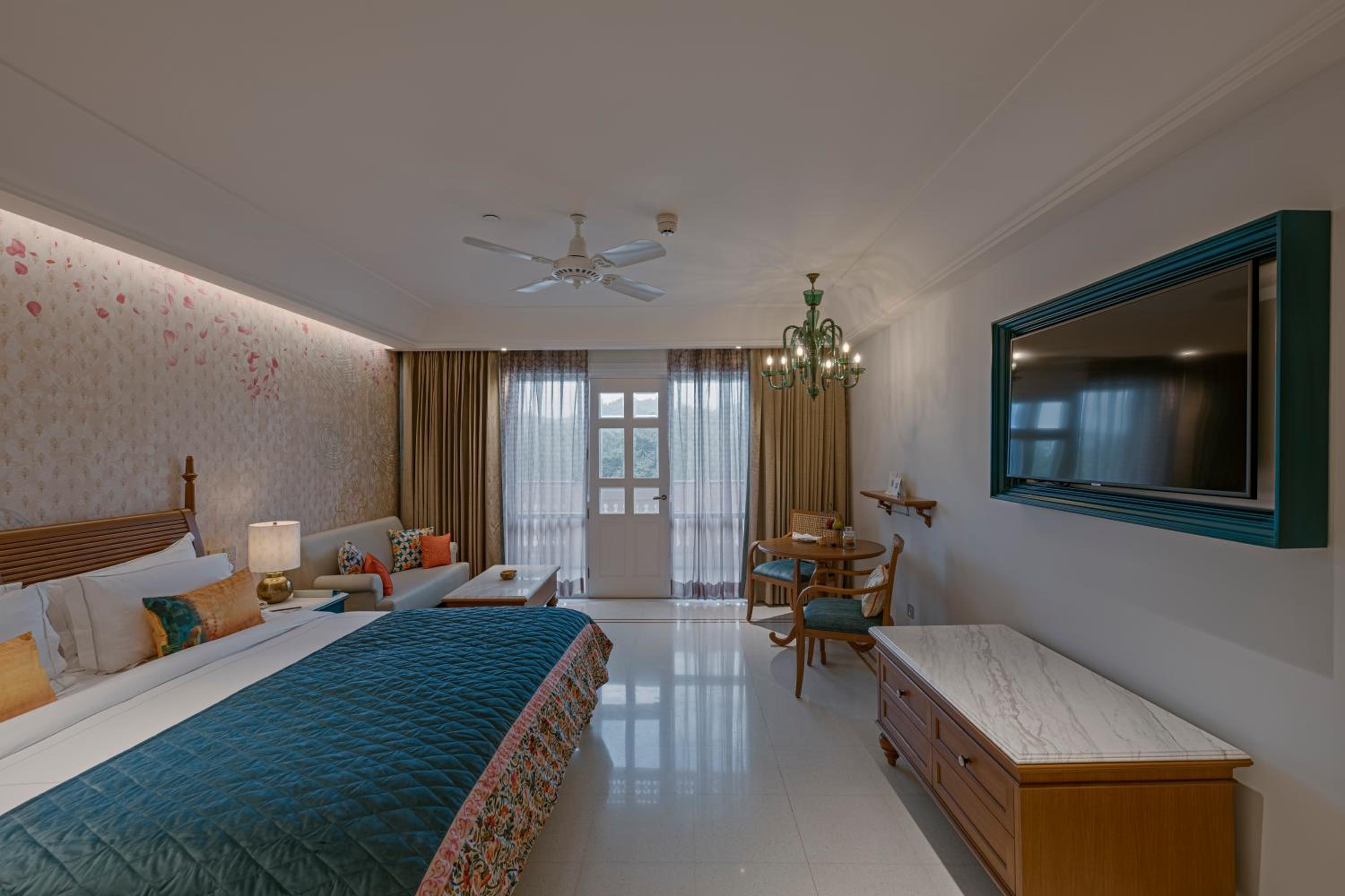 Deluxe Room King Bed Courtyard View  - Photo 5