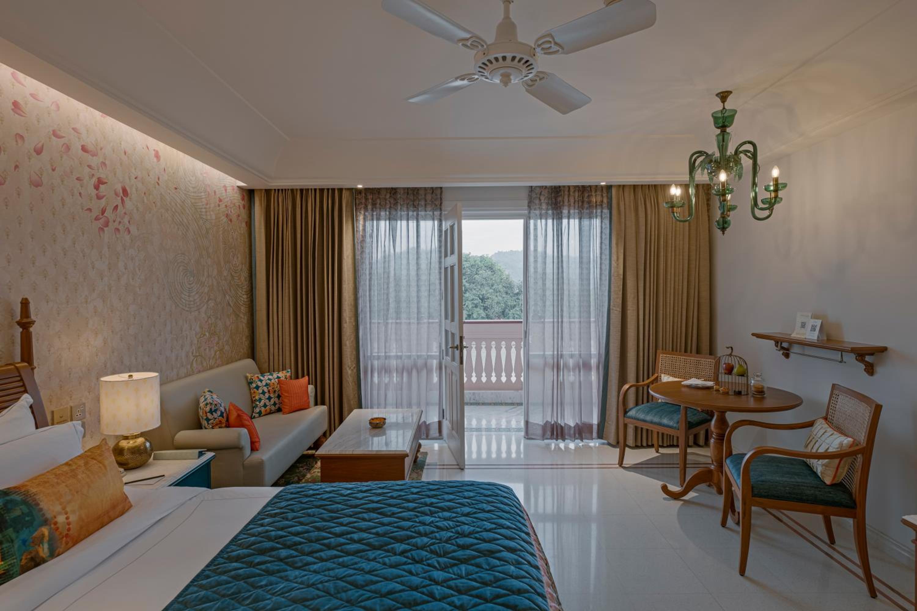 Deluxe Room King Bed Courtyard View  - Photo 4