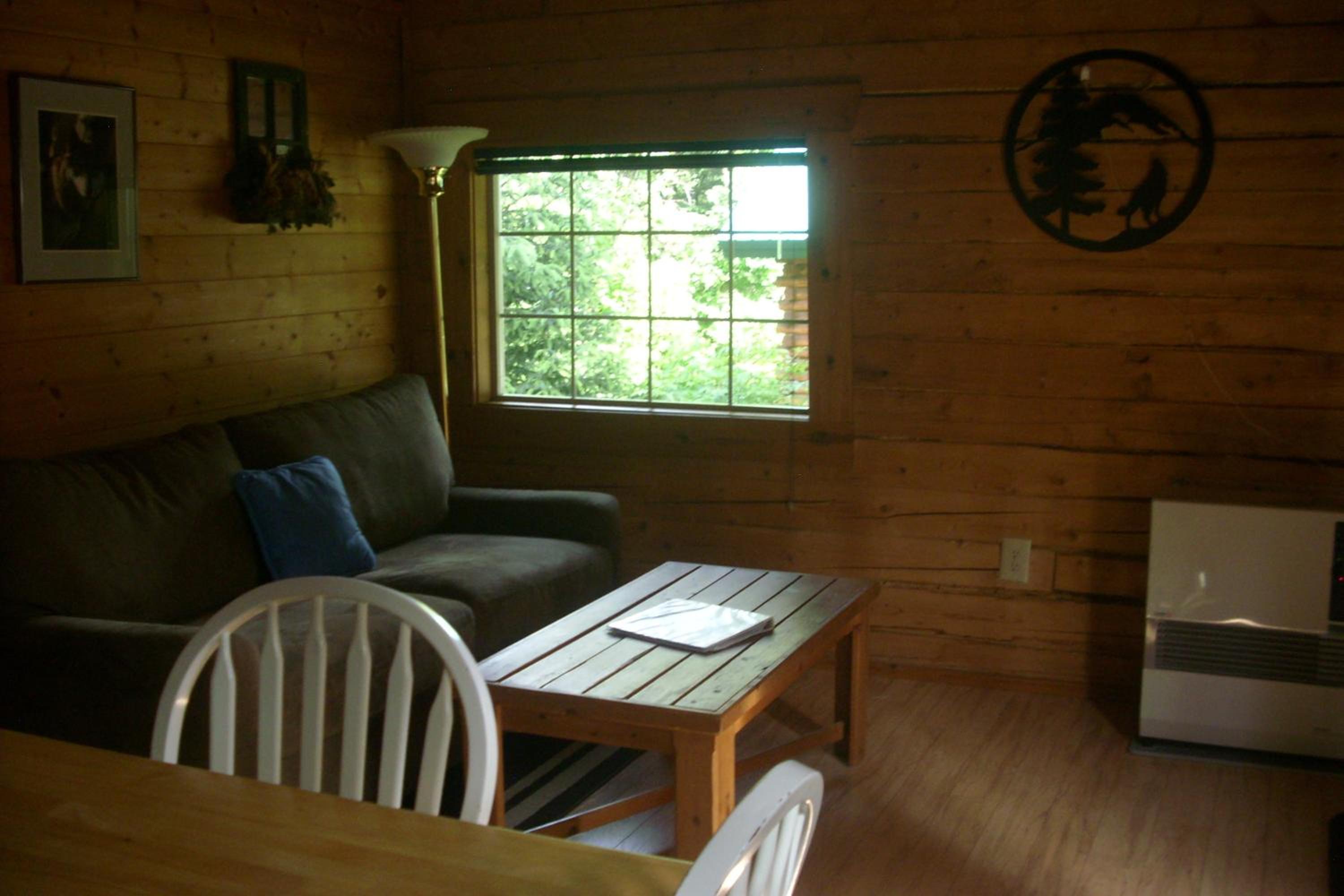 The Wolf's Den Cabin