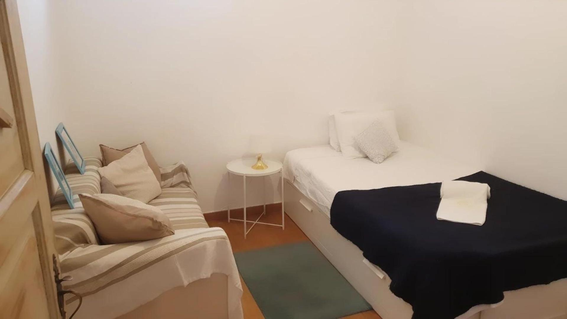 Single Room with Shared Bathroom photo 1