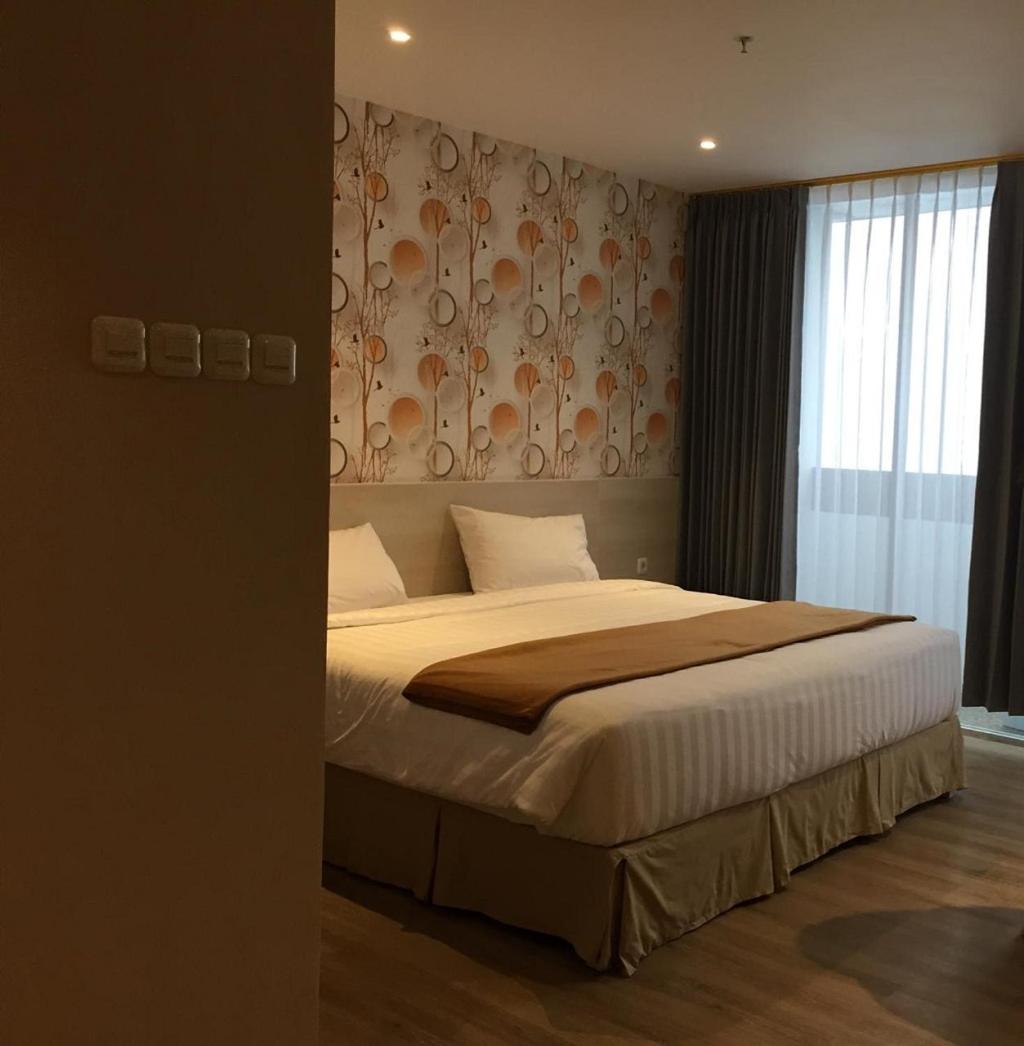 Suite - Photo 1