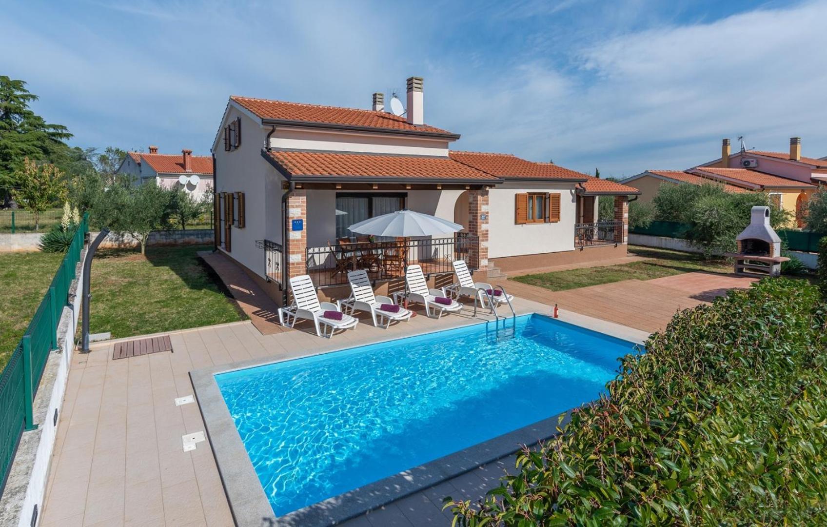 Villa with Private Pool photo 3
